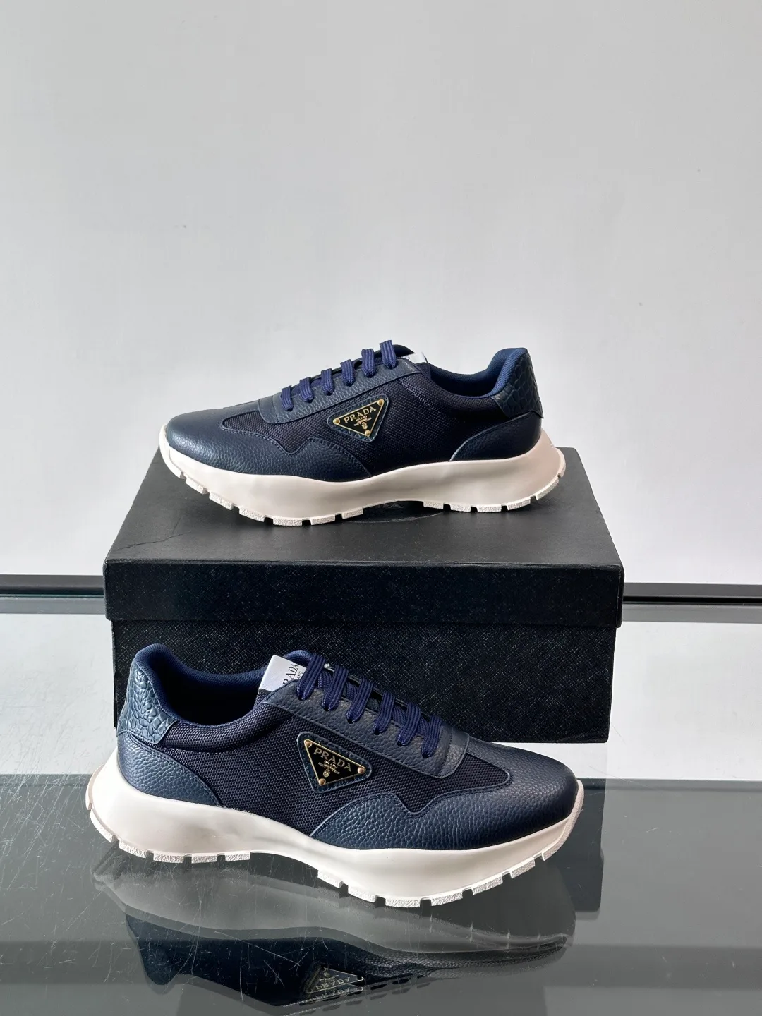 Кроссовки Мужские Prada 18055726