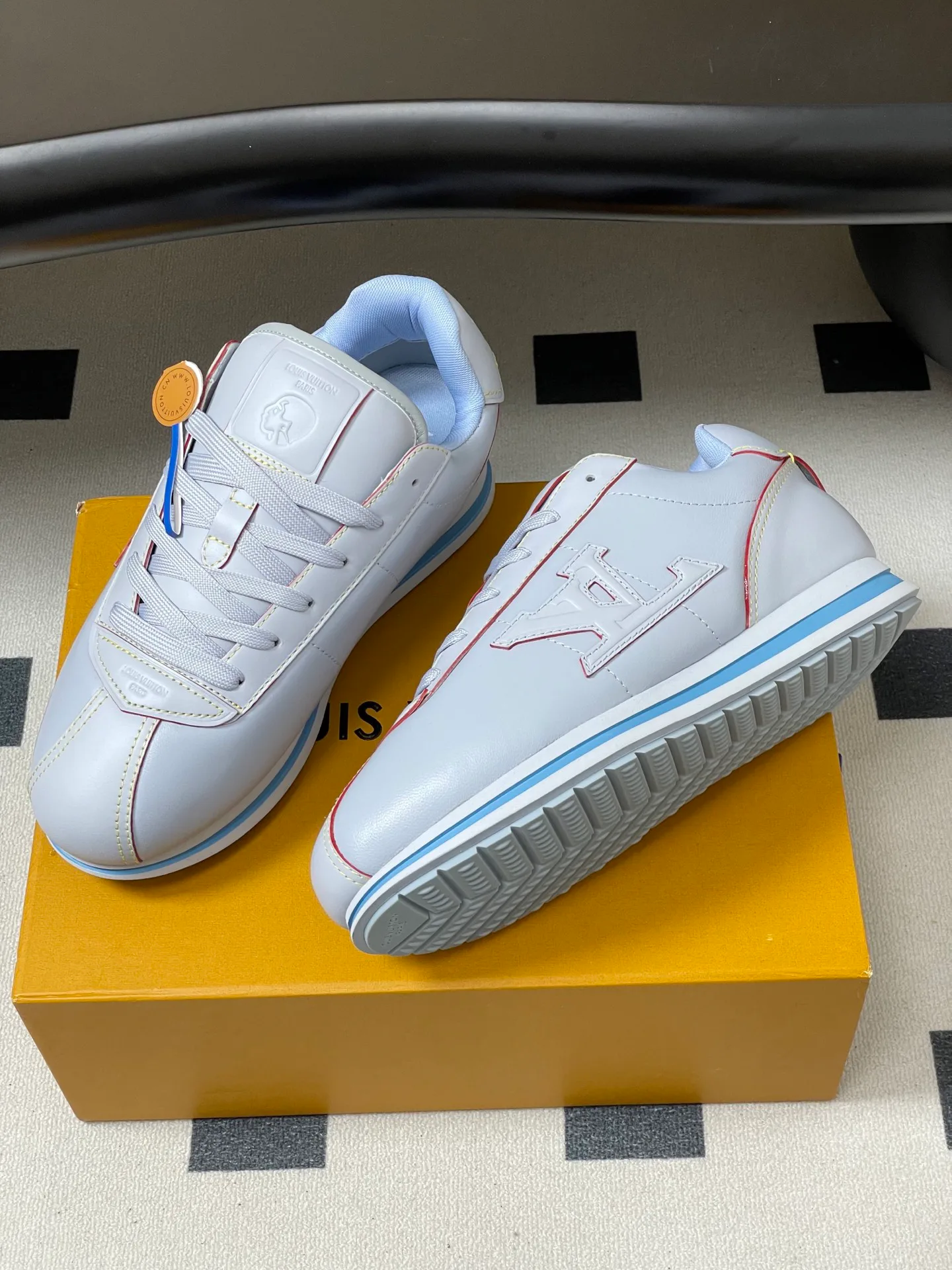 Кроссовки Женские Louis Vuitton 725607