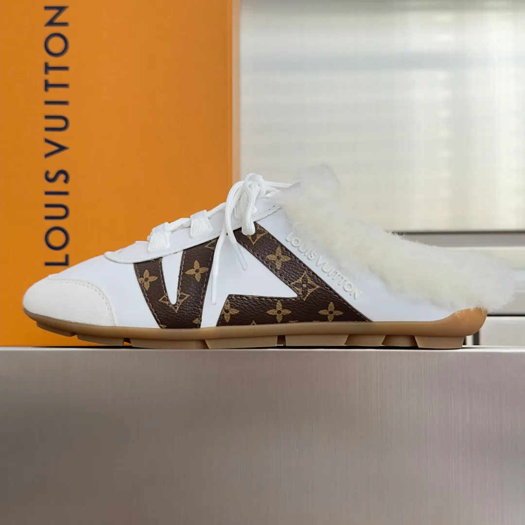 Кроссовки Женские Louis Vuitton 18741743