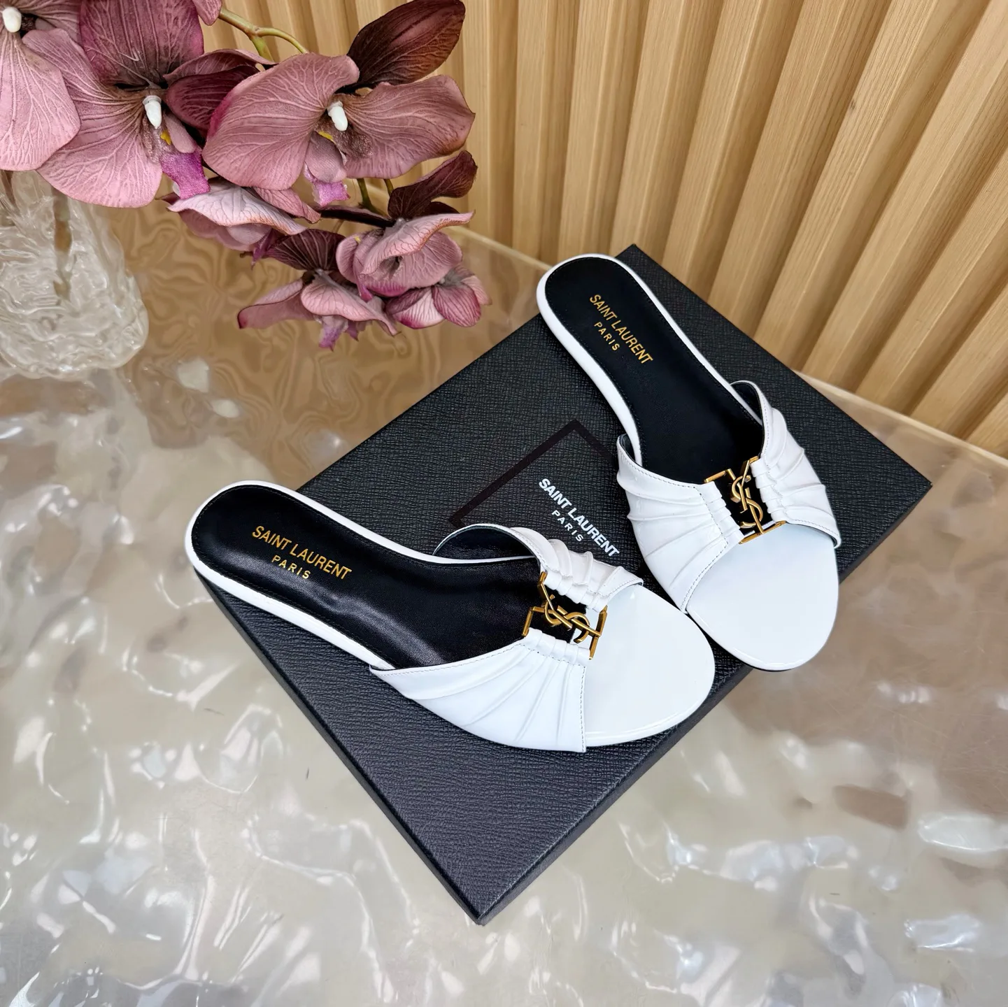 Шлепанцы Женские Saint Laurent 12859205