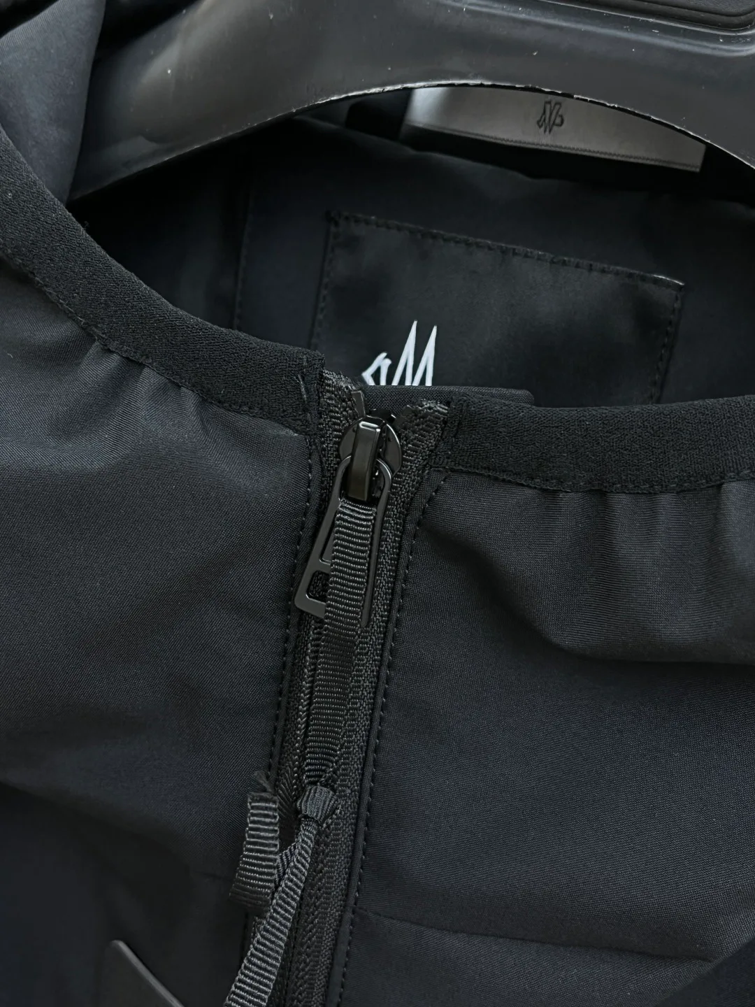 Куртки И Пуховики Мужские Moncler 18244037