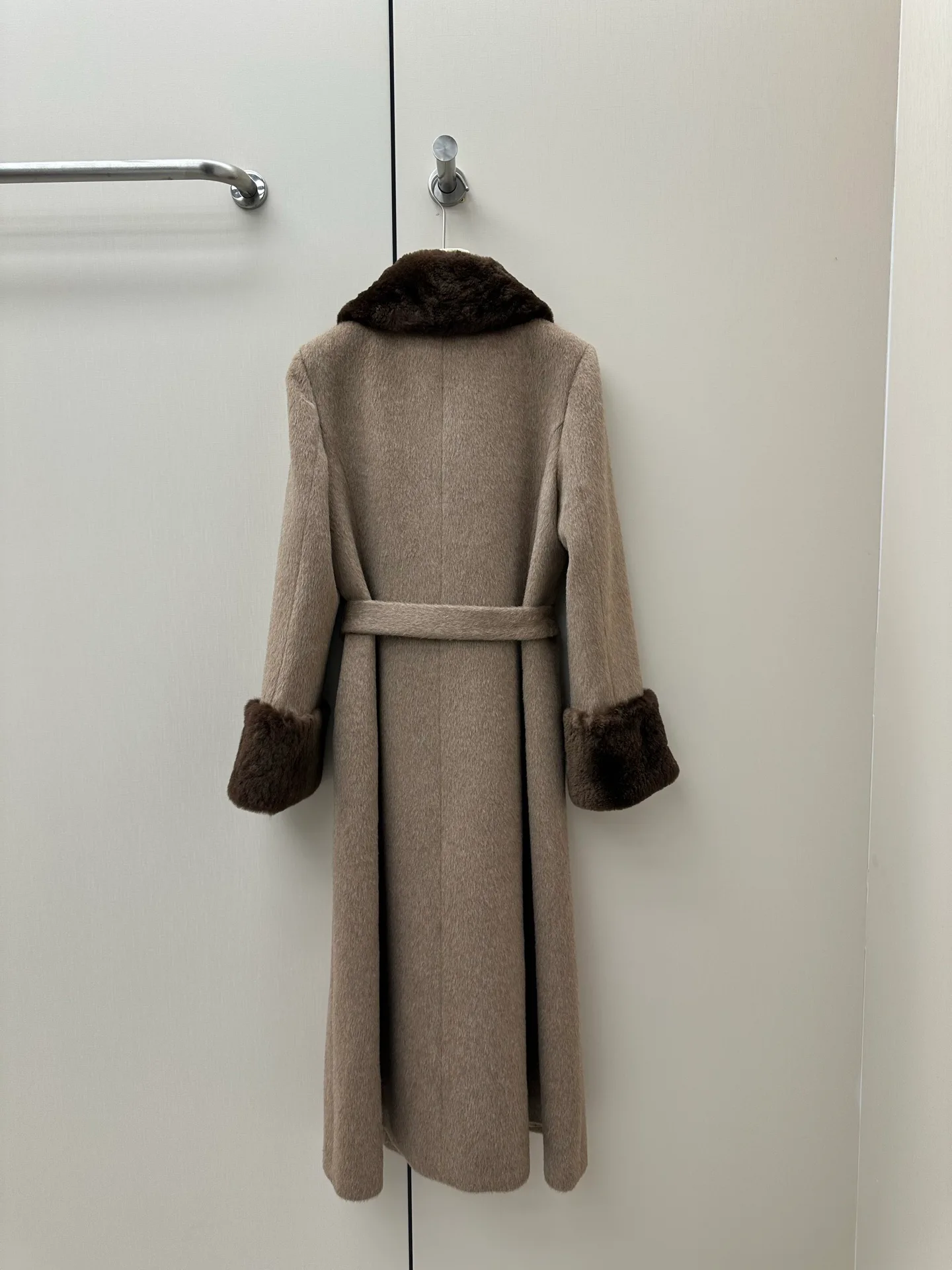 Пальто Женские Loro Piana 19969388