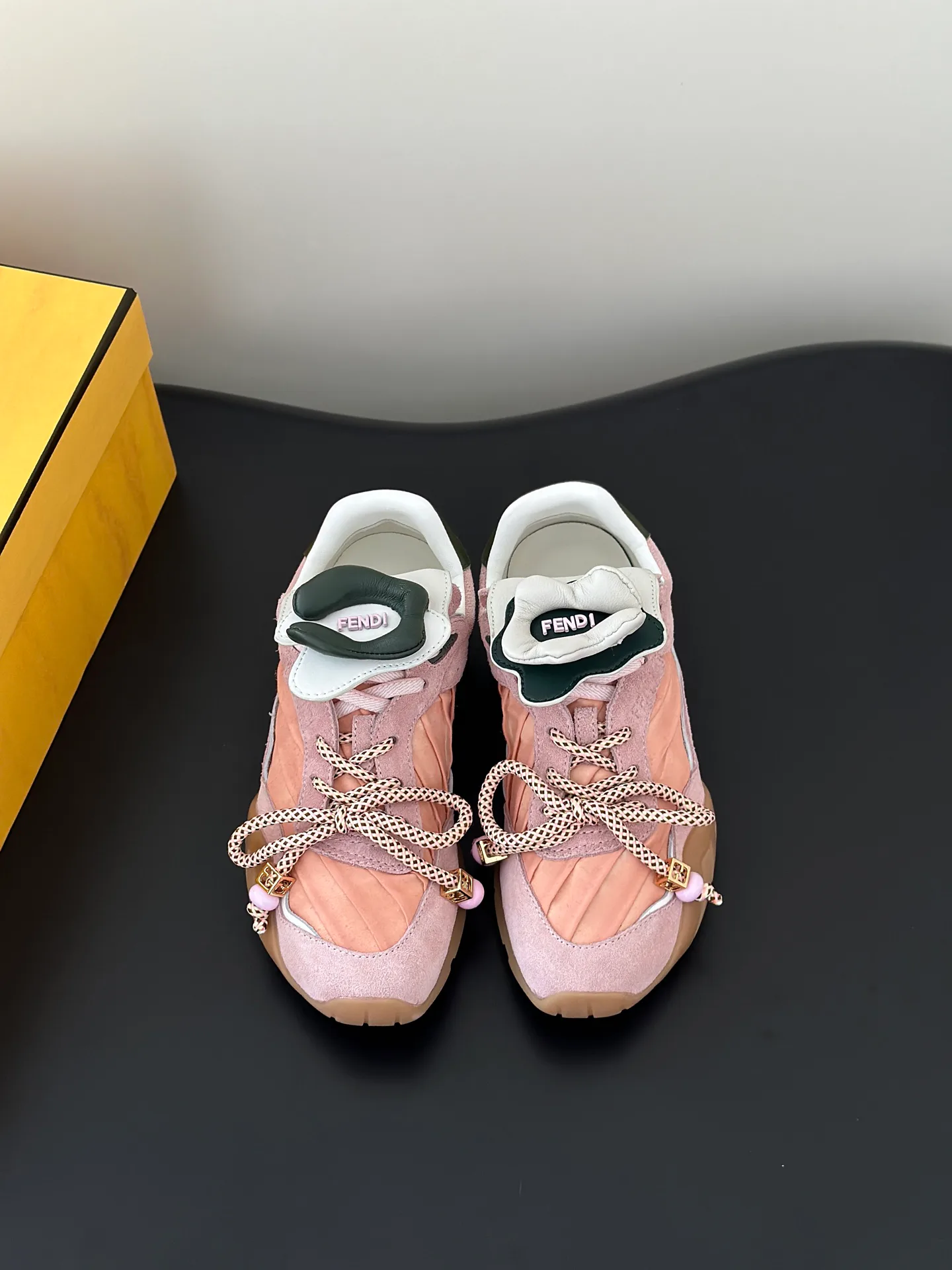 Кроссовки Женские Fendi 11886714