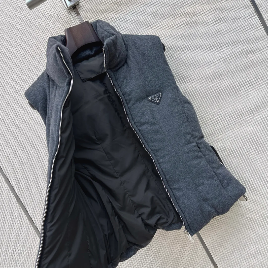 Жилеты Женские Prada 18882469