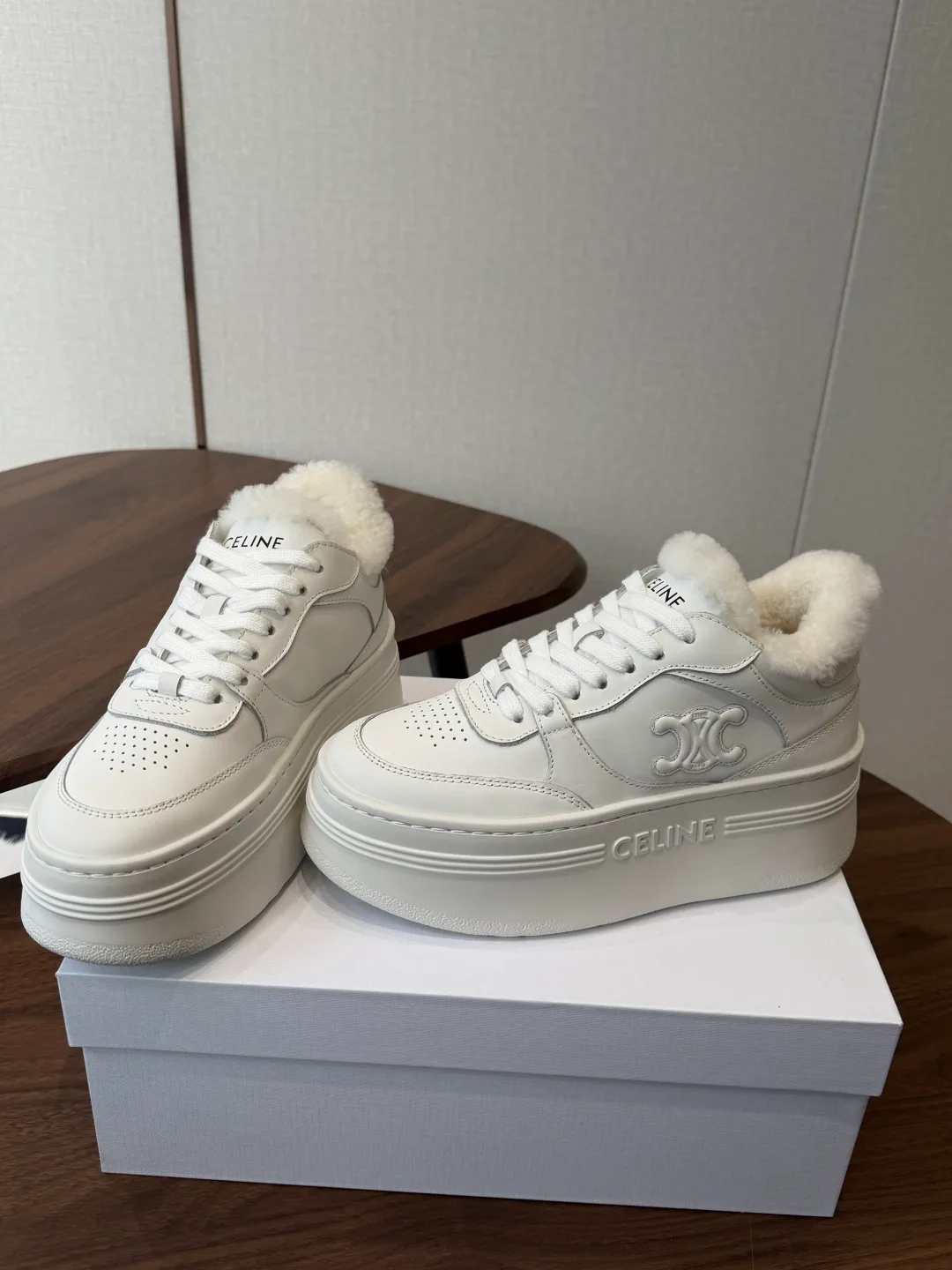 Кроссовки Женские Celine 18687642