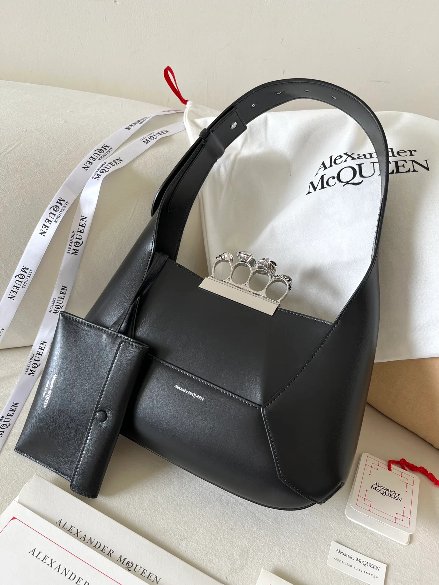 Сумки На Ремне Женские Alexander Mcqueen 11472551