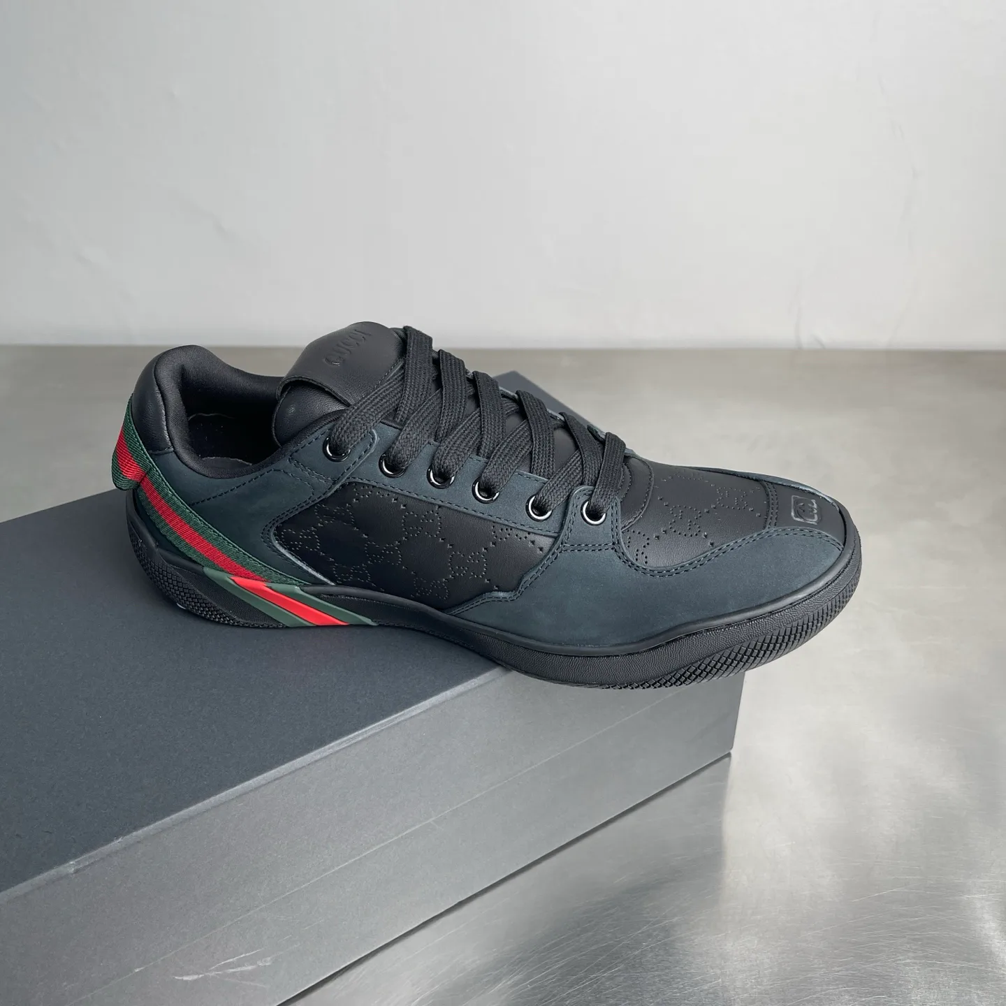 Кроссовки Женские Gucci 18535747