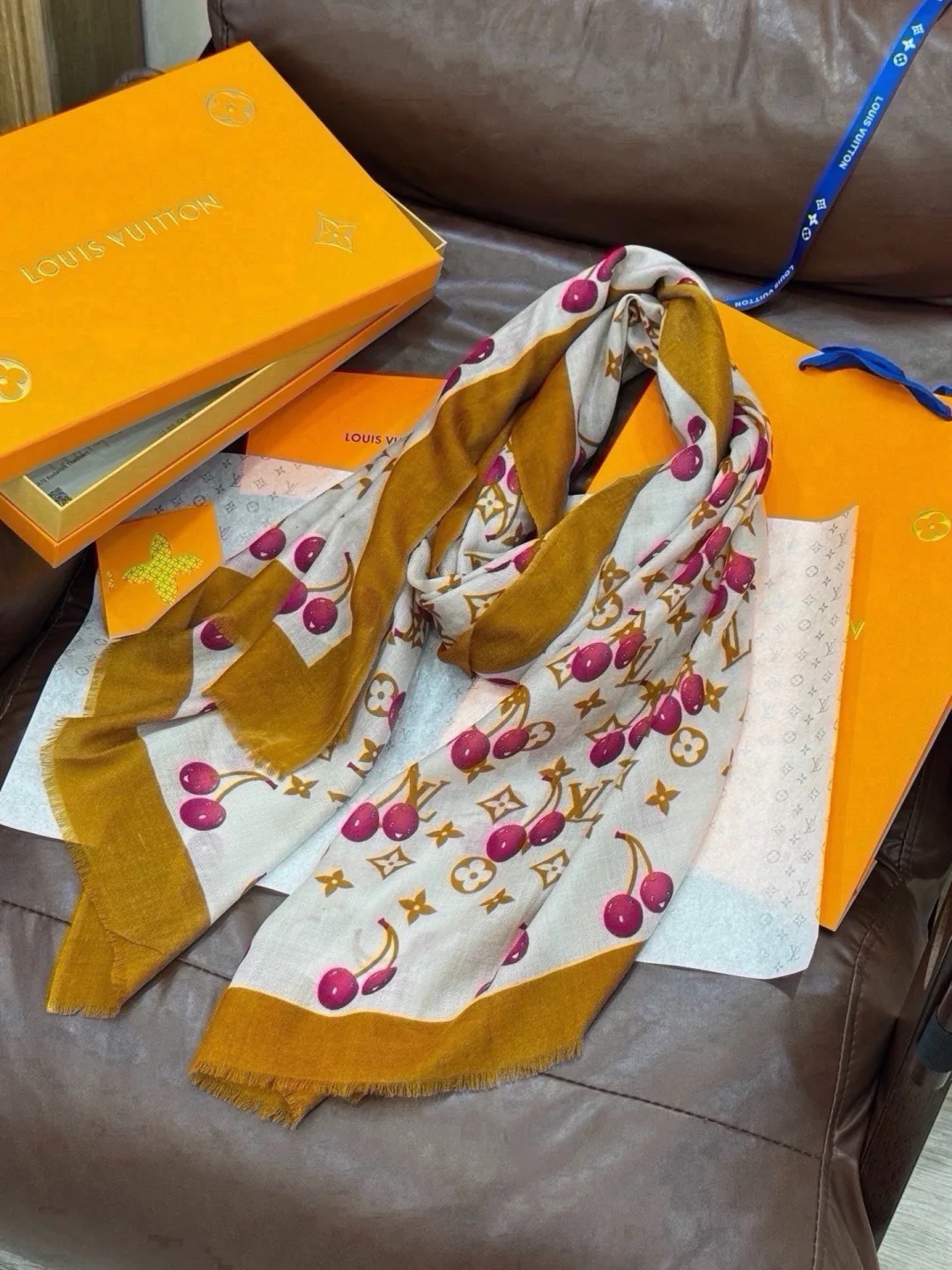 Шарфы Louis Vuitton 18627008