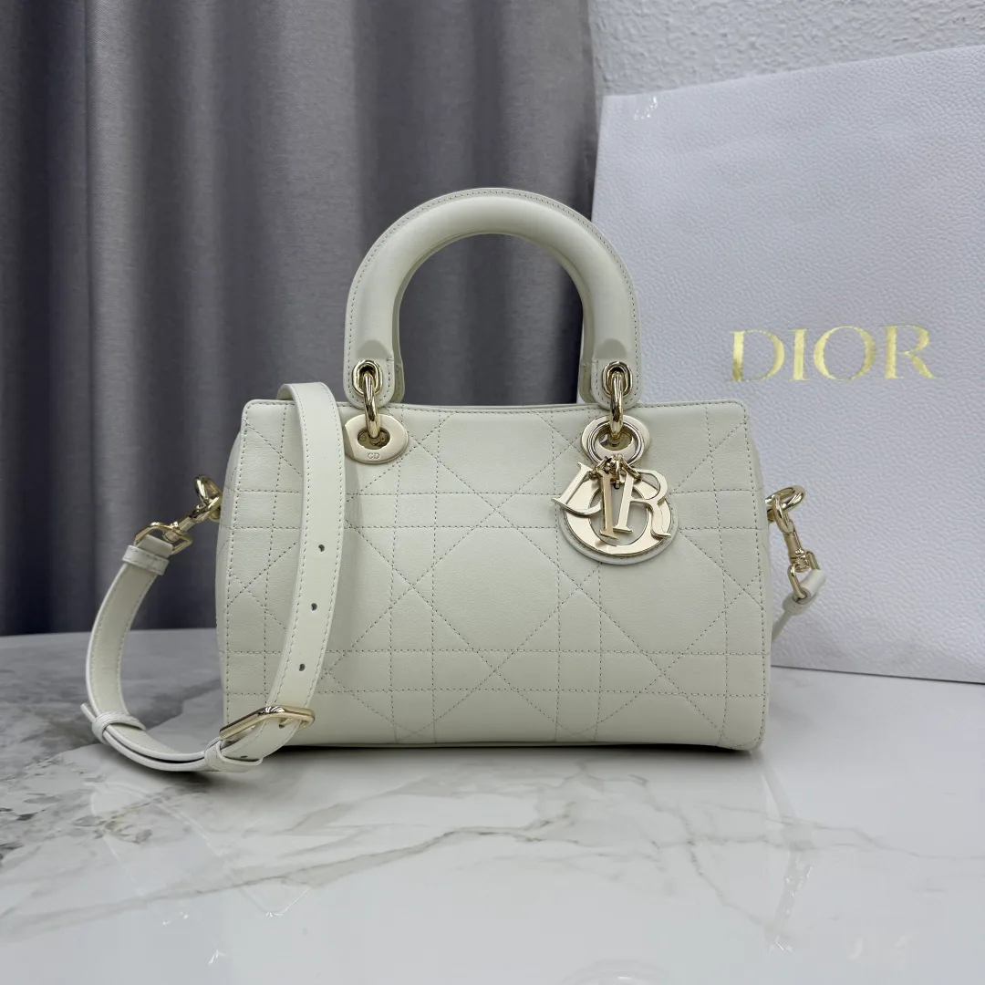 Классические Сумки Женские Christian Dior 18116303