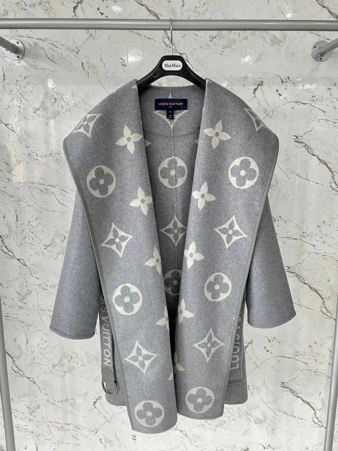 Пальто Женские Louis Vuitton 17998824