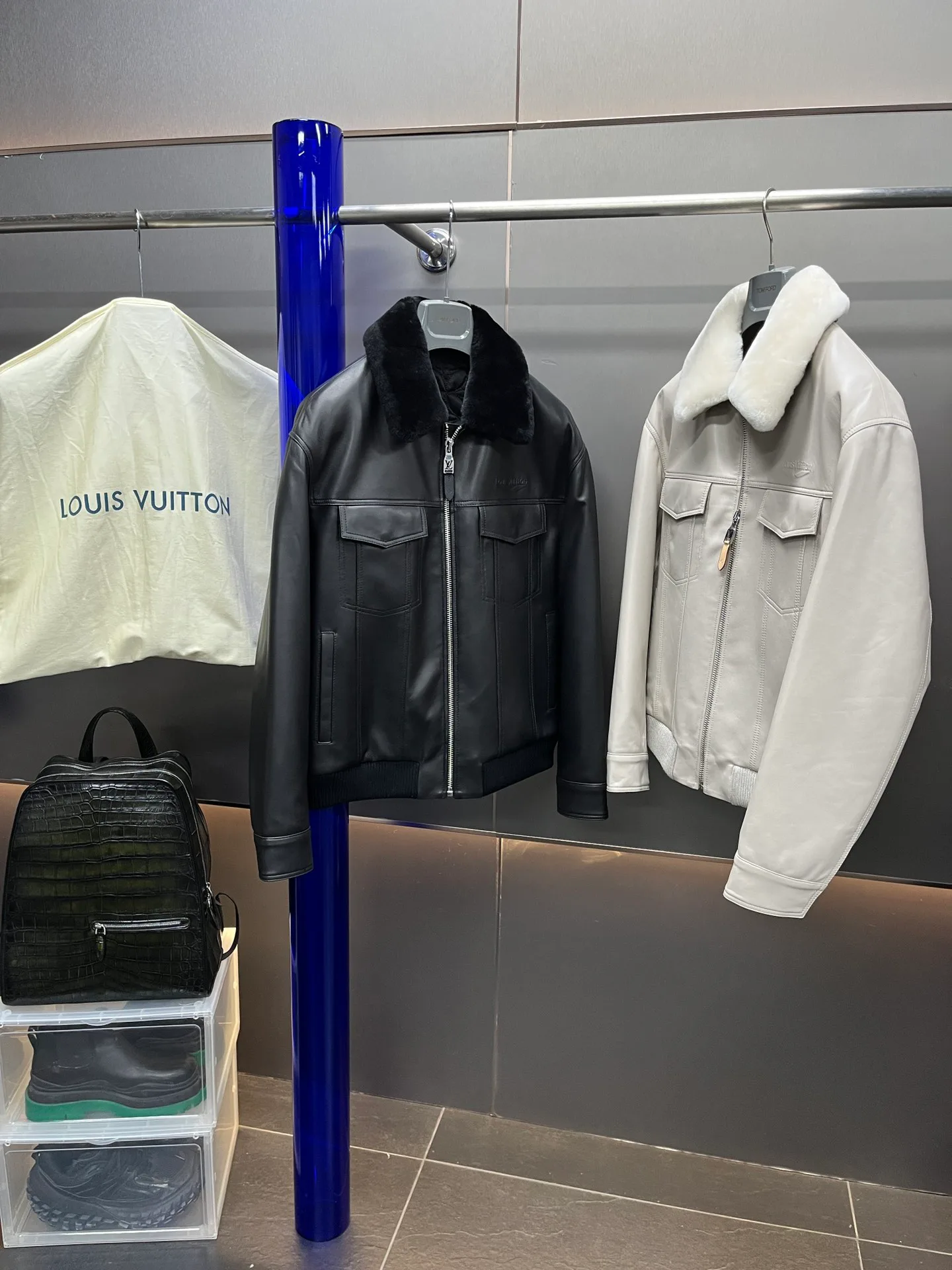 Дубленки Женские Louis Vuitton 444235