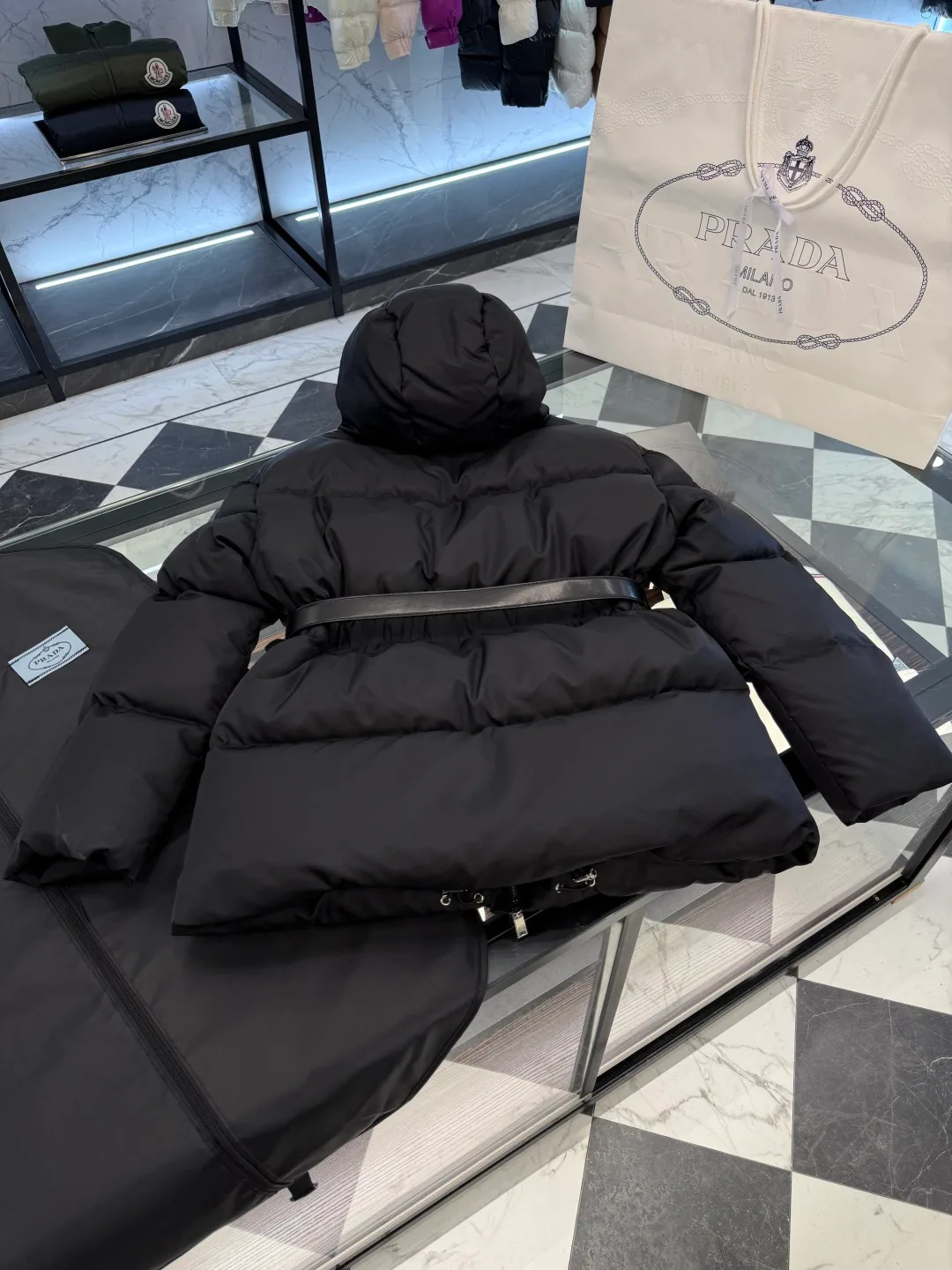 Куртки И Пуховики Женские Prada 17912482