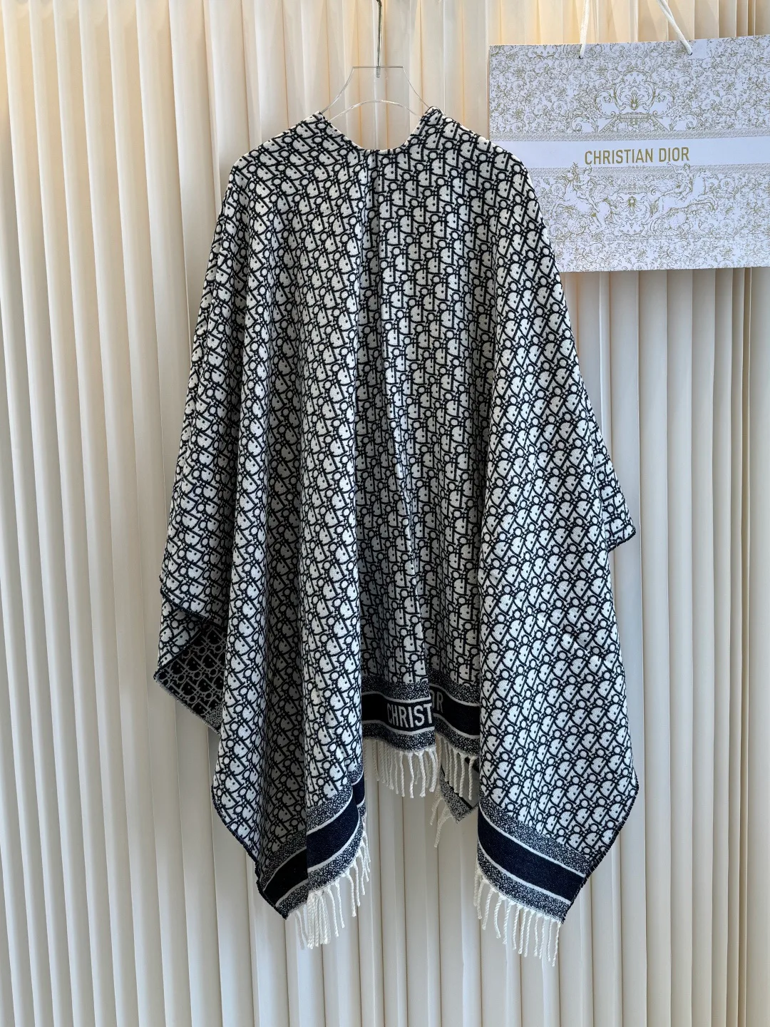 Пальто Женские Christian Dior 18627316