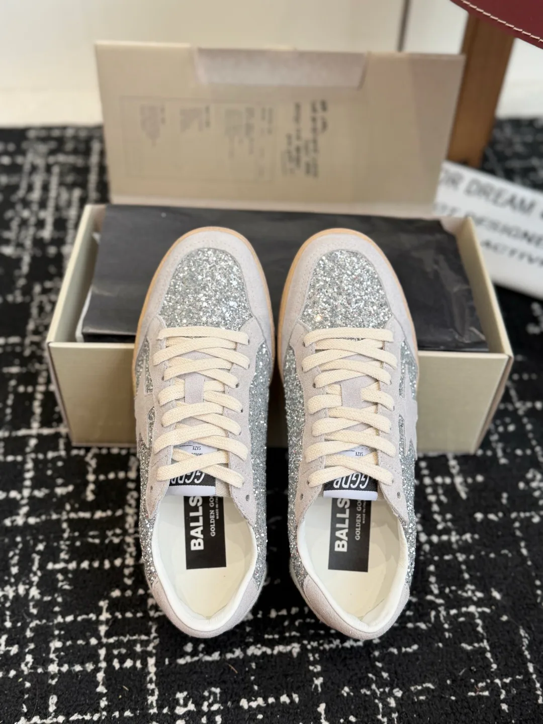 Кроссовки Женские Golden Goose 18305923