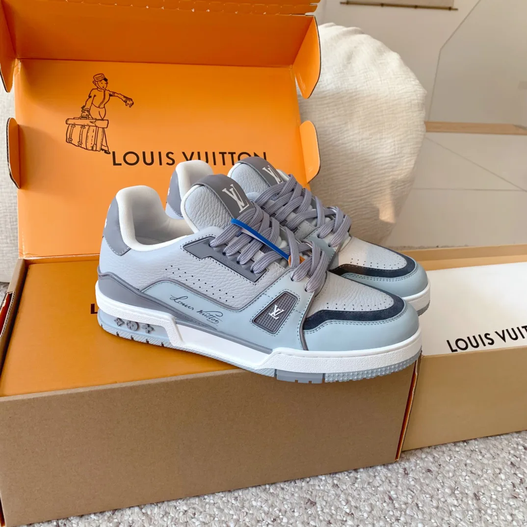 Кроссовки Женские Louis Vuitton 17963681