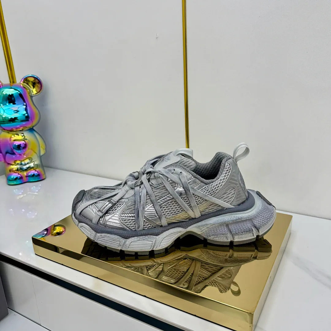 Кроссовки Женские Balenciaga 11165633