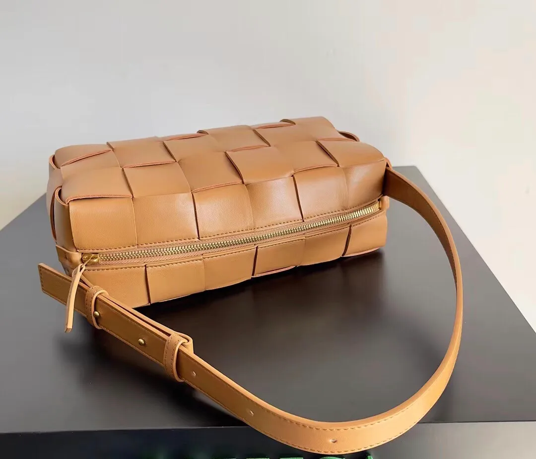 Сумки На Ремне Женские Bottega Veneta 11922463