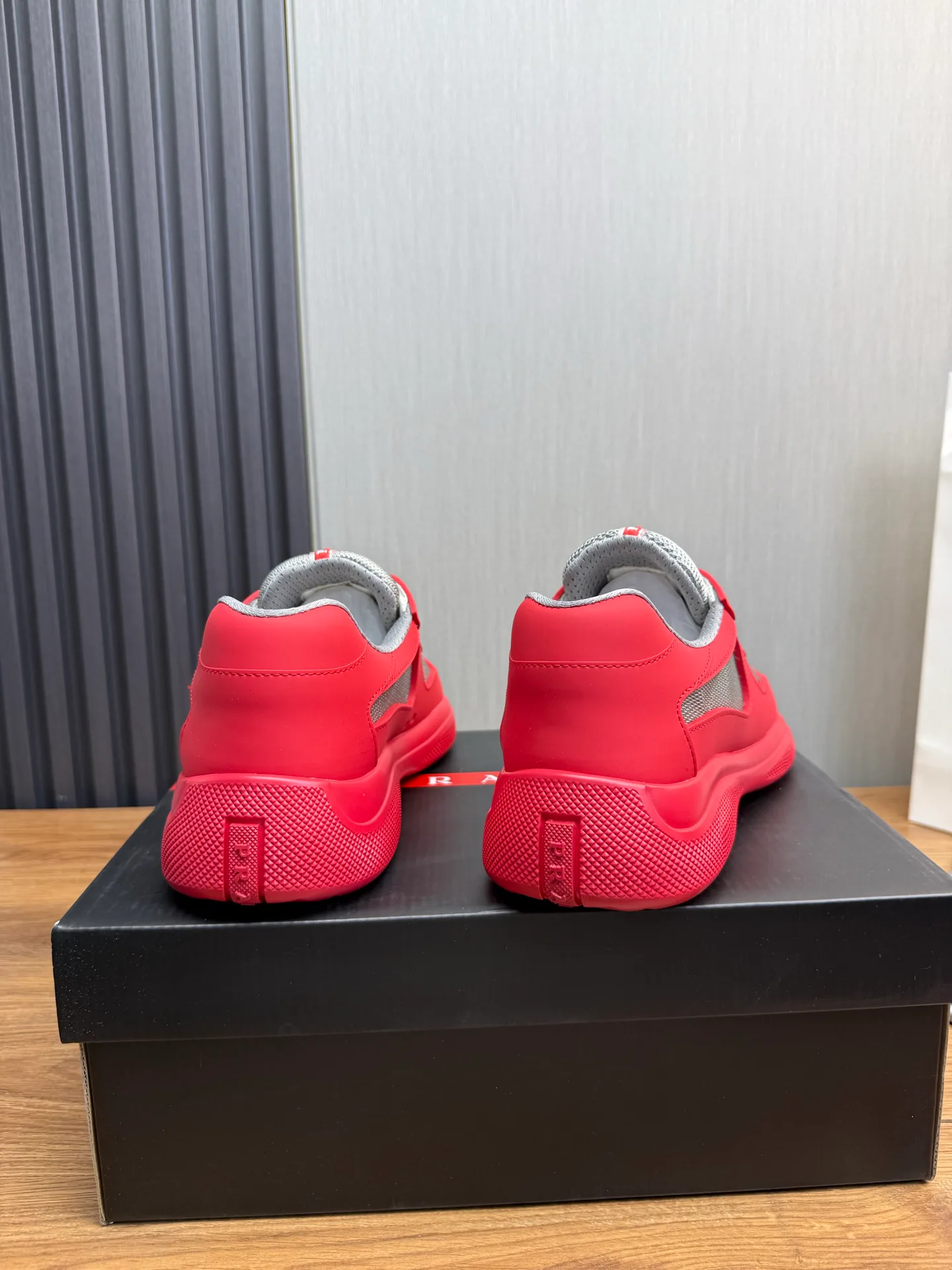 Кроссовки Женские Prada 1261595