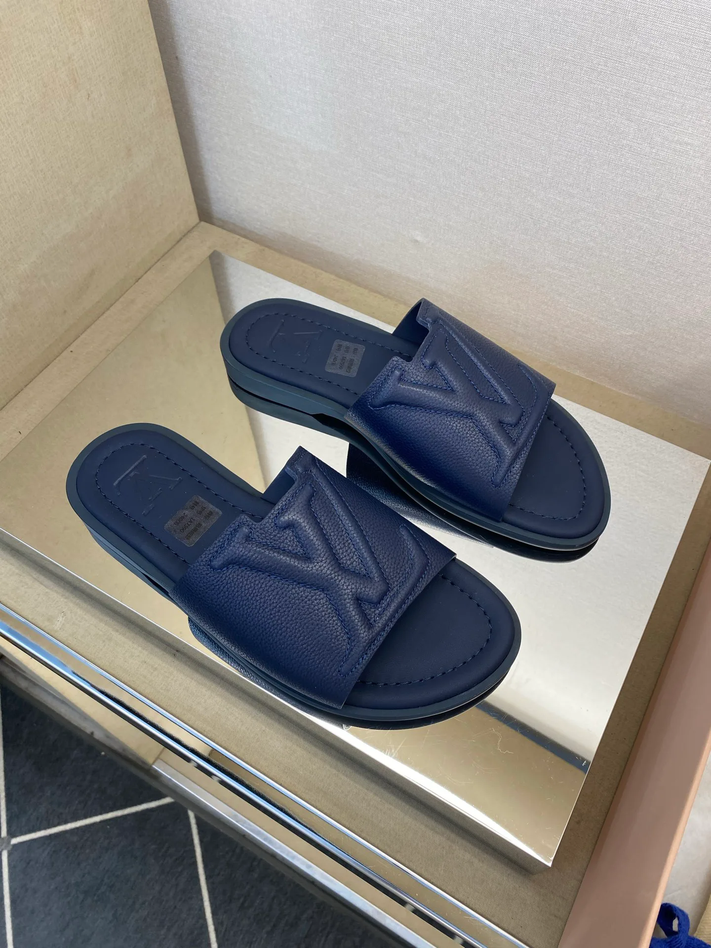 Шлепанцы Мужские Louis Vuitton 11956845