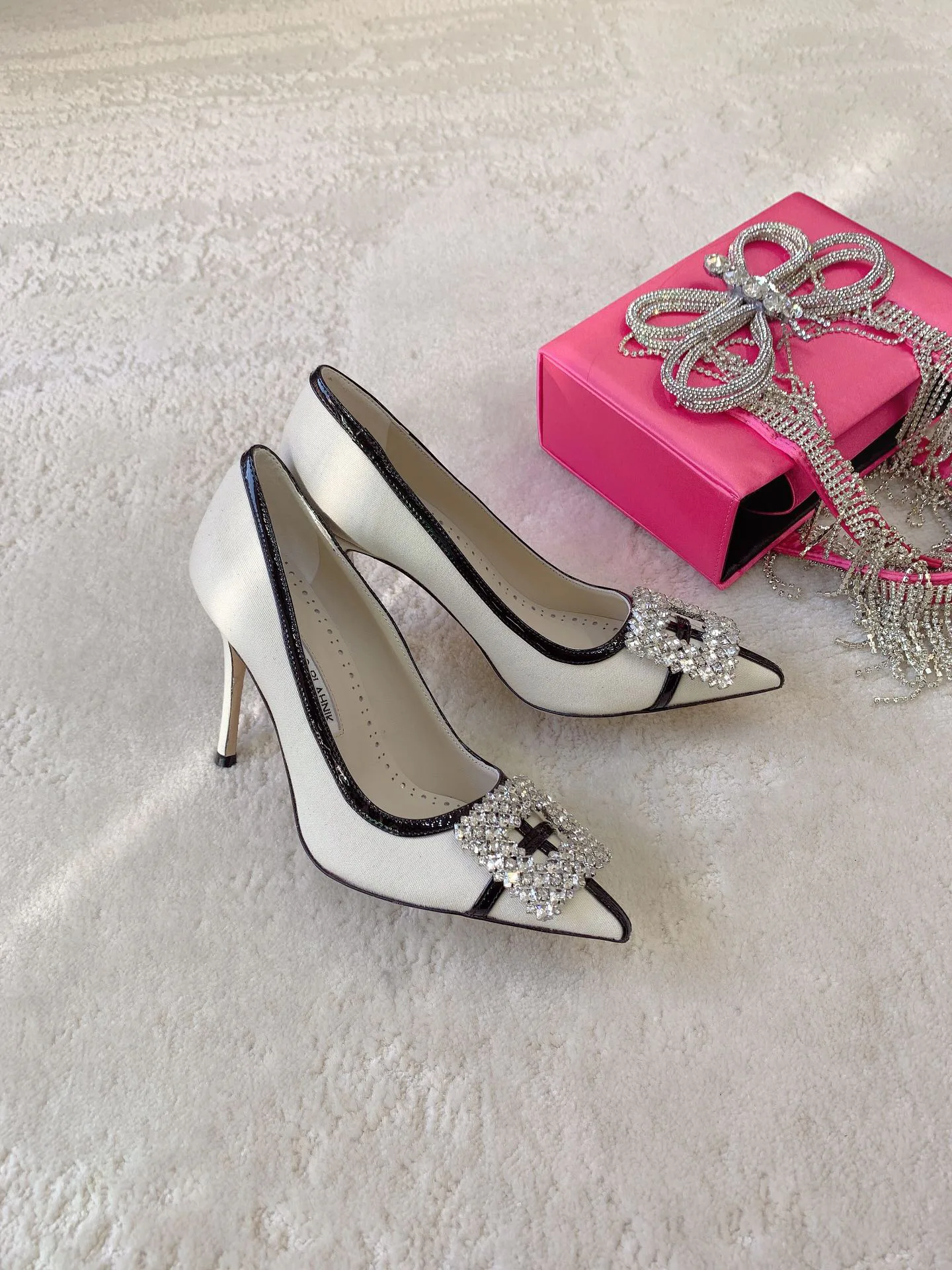Туфли Женские Manolo Blahnik 18698274
