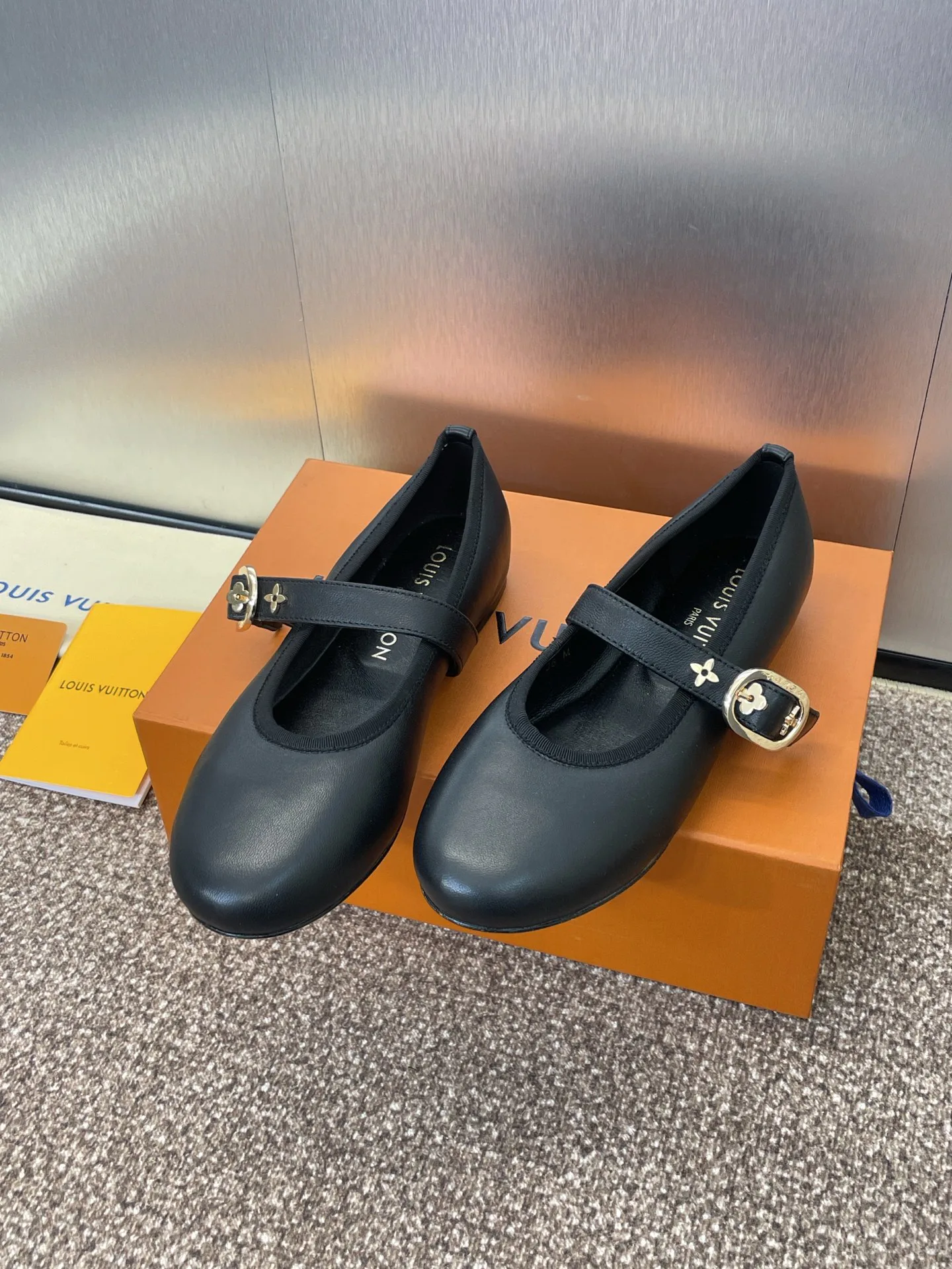 Туфли Женские Louis Vuitton 13346500