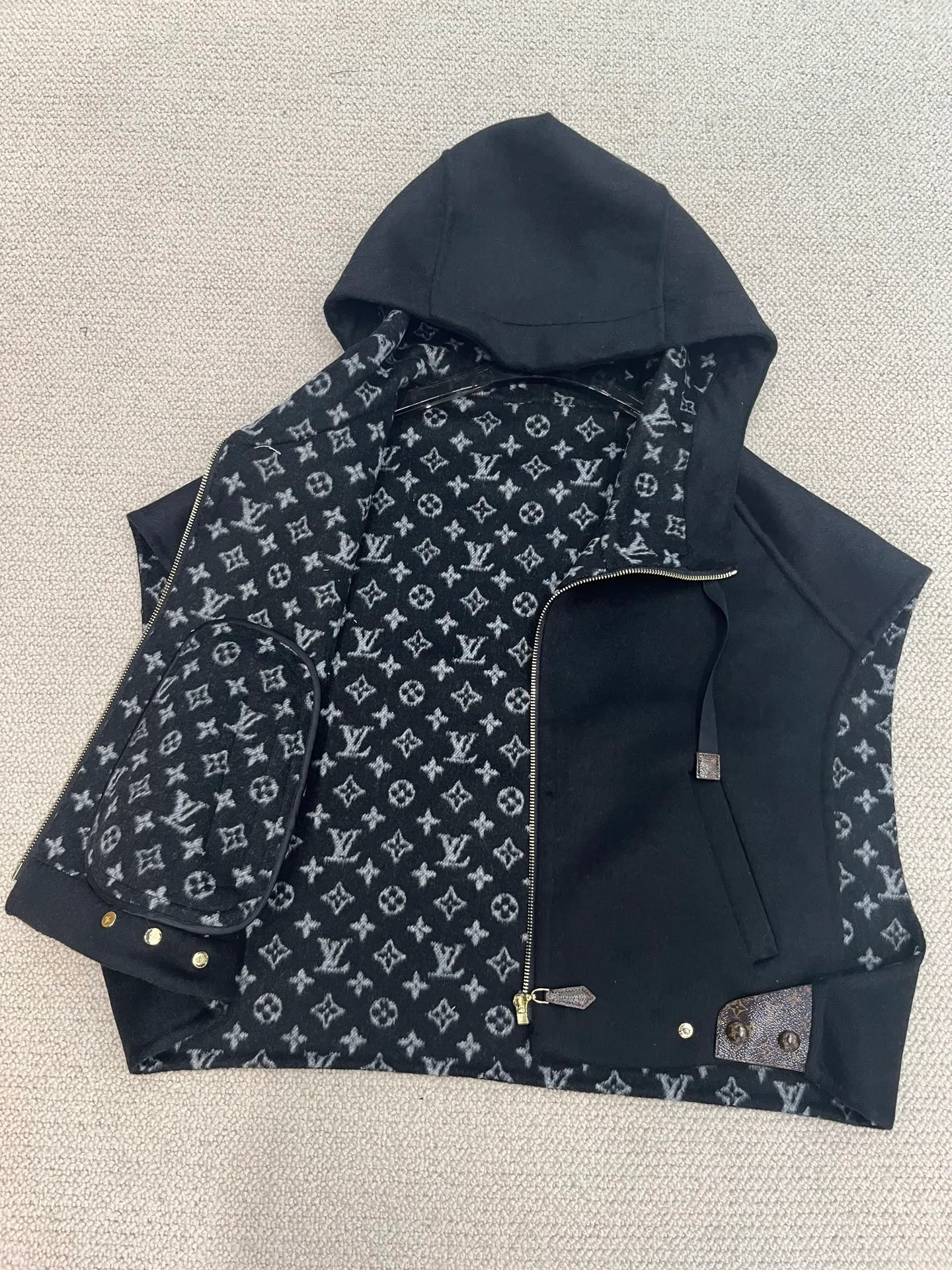 Жилеты Женские Louis Vuitton 1921319