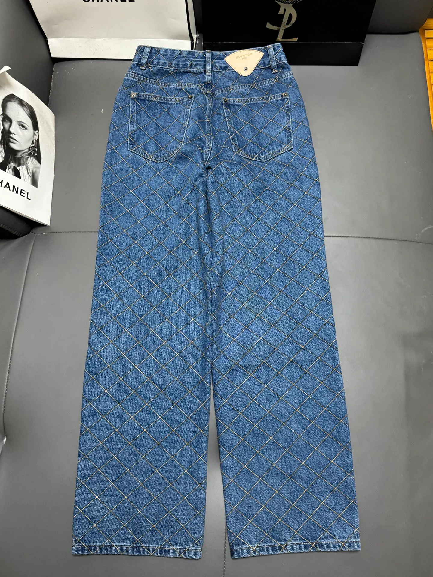 Джинсы Женские Louis Vuitton 19155703