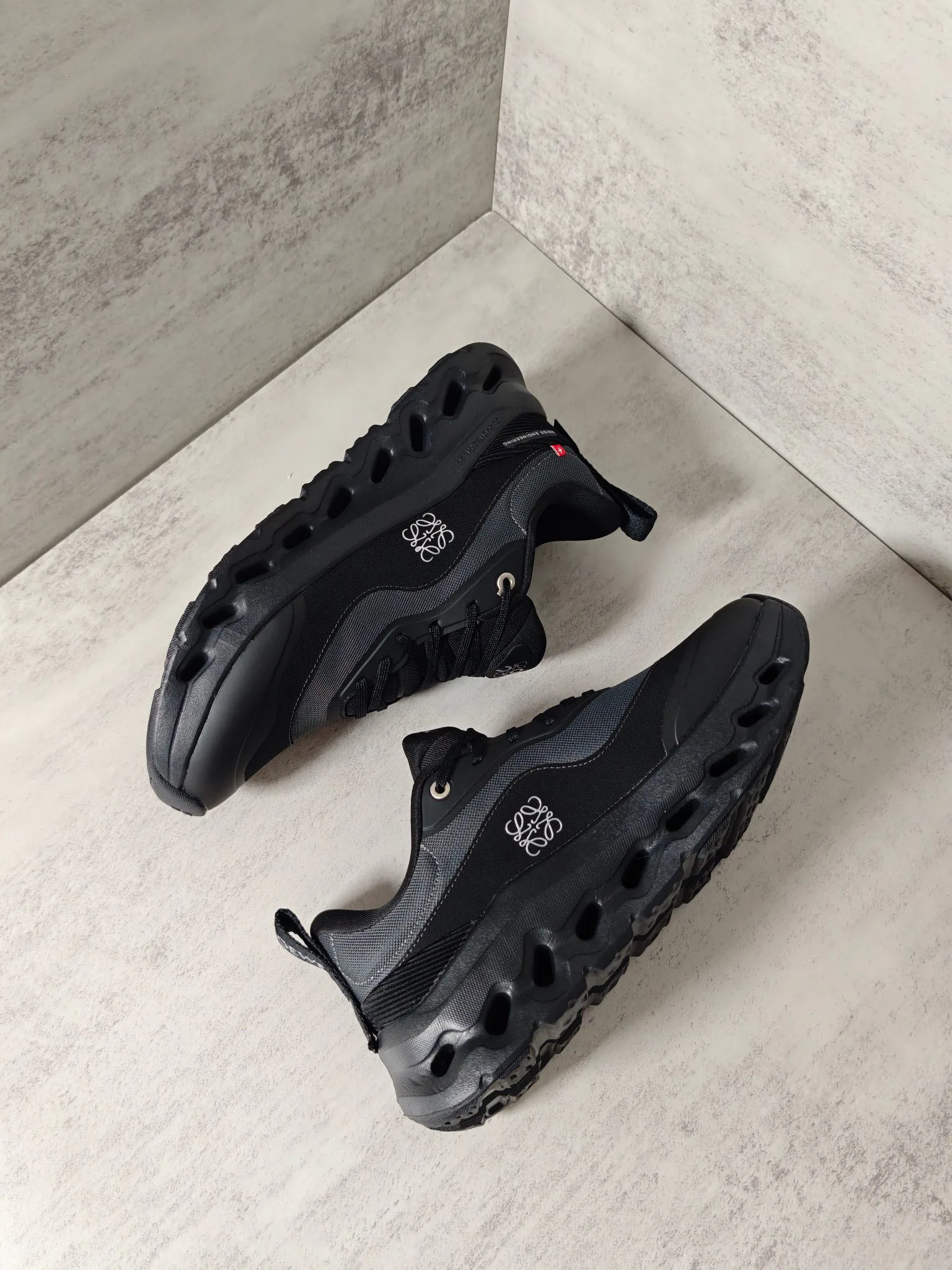 Кроссовки Женские Loewe 108312