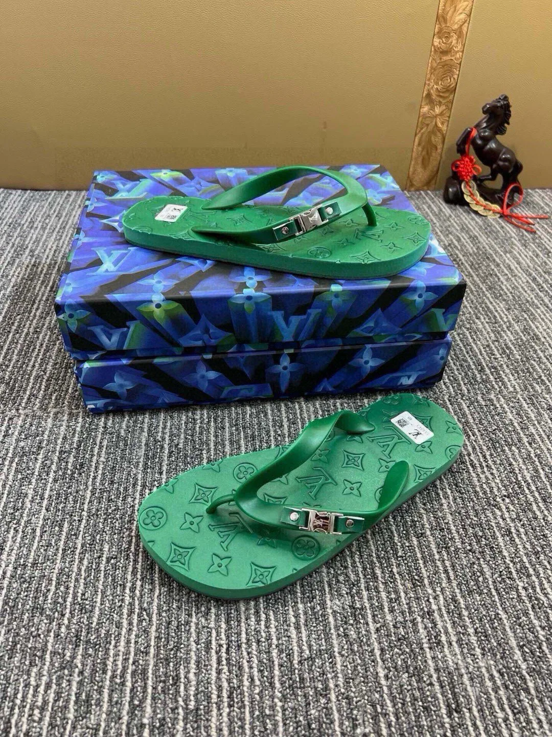 Шлепанцы Мужские Louis Vuitton 10646314