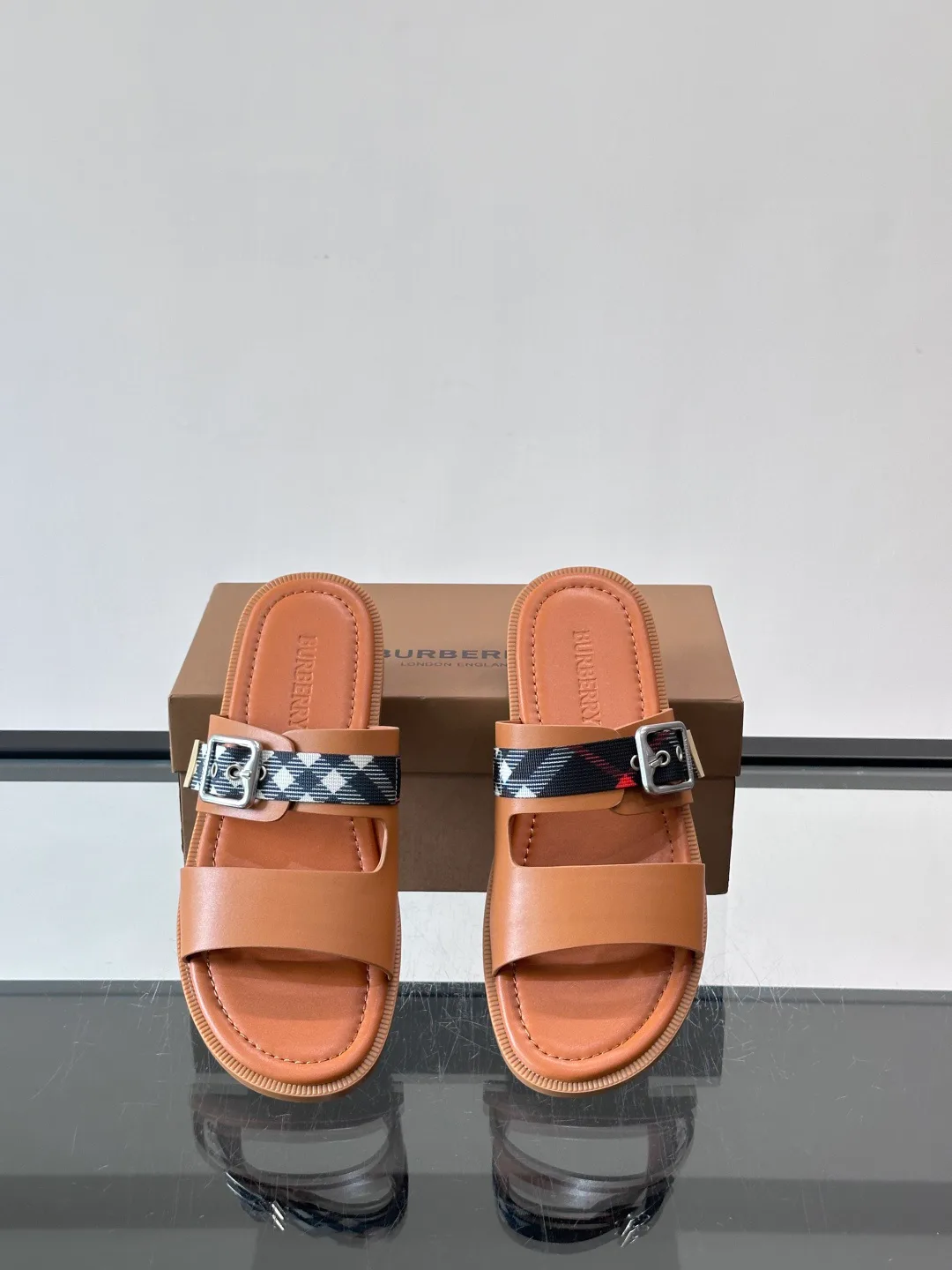 Сандалии Мужские Burberry 13452928