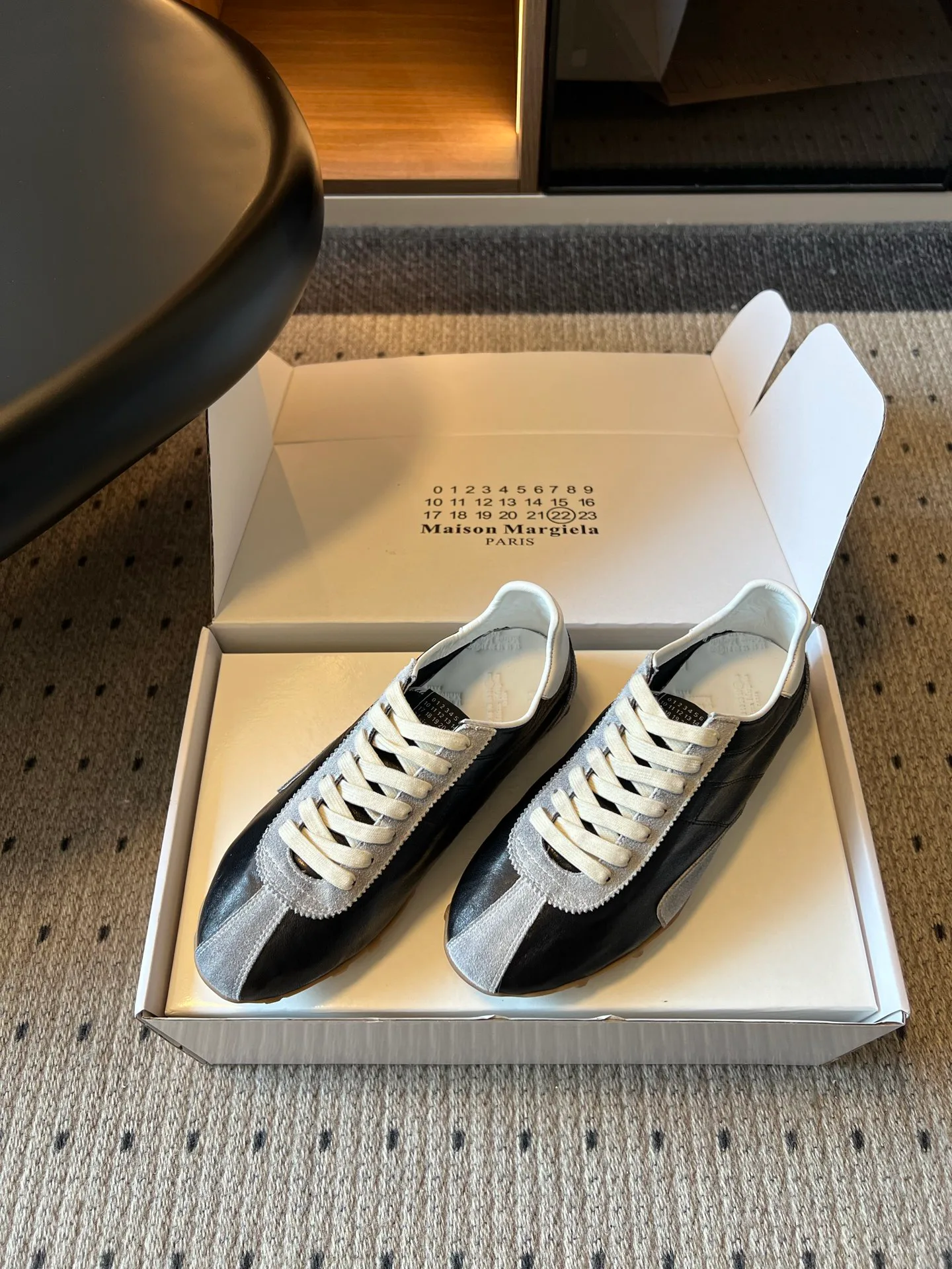 Кроссовки Женские Maison Margiela 17523636