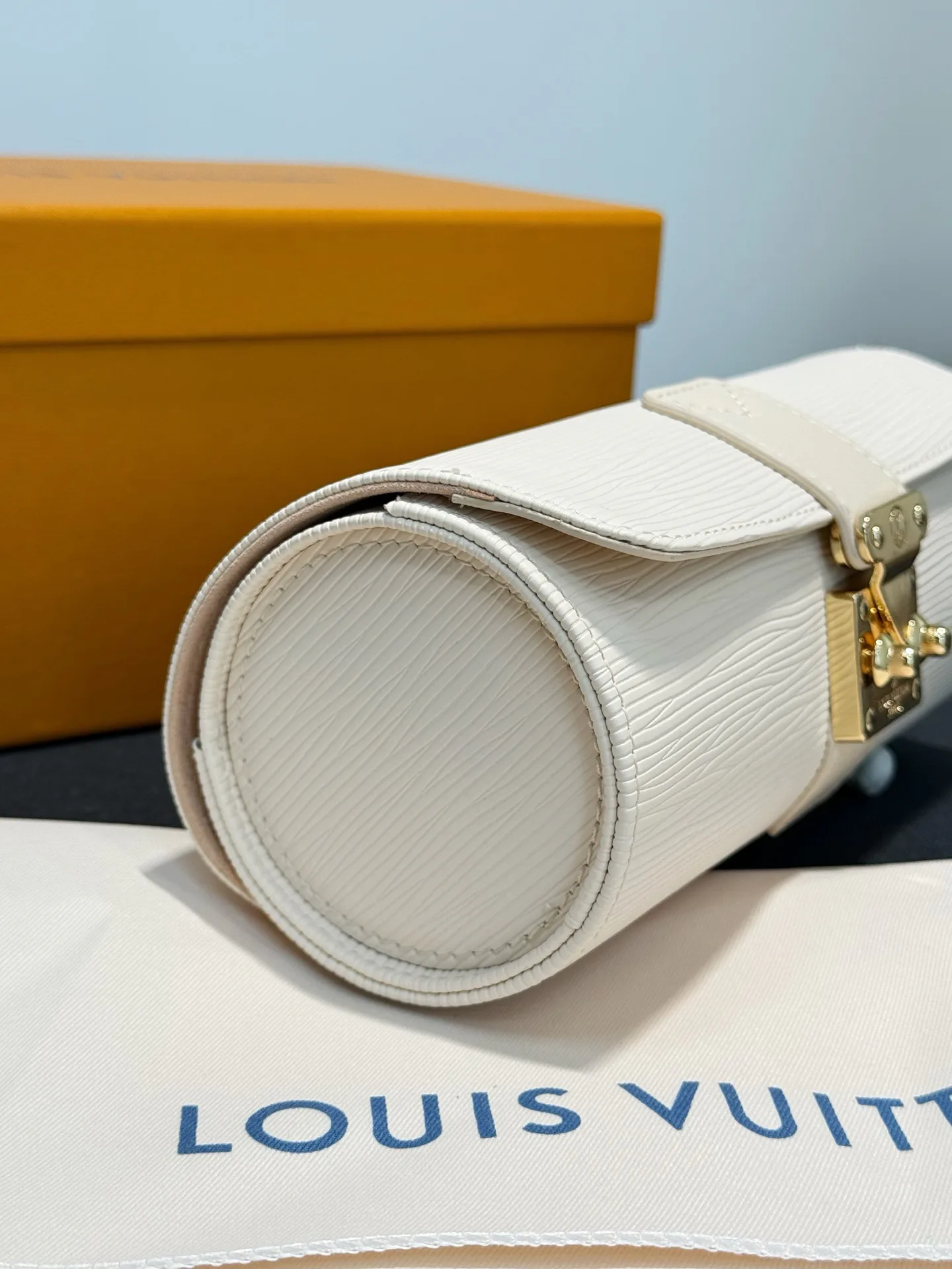 Текстиль Louis Vuitton 1383243