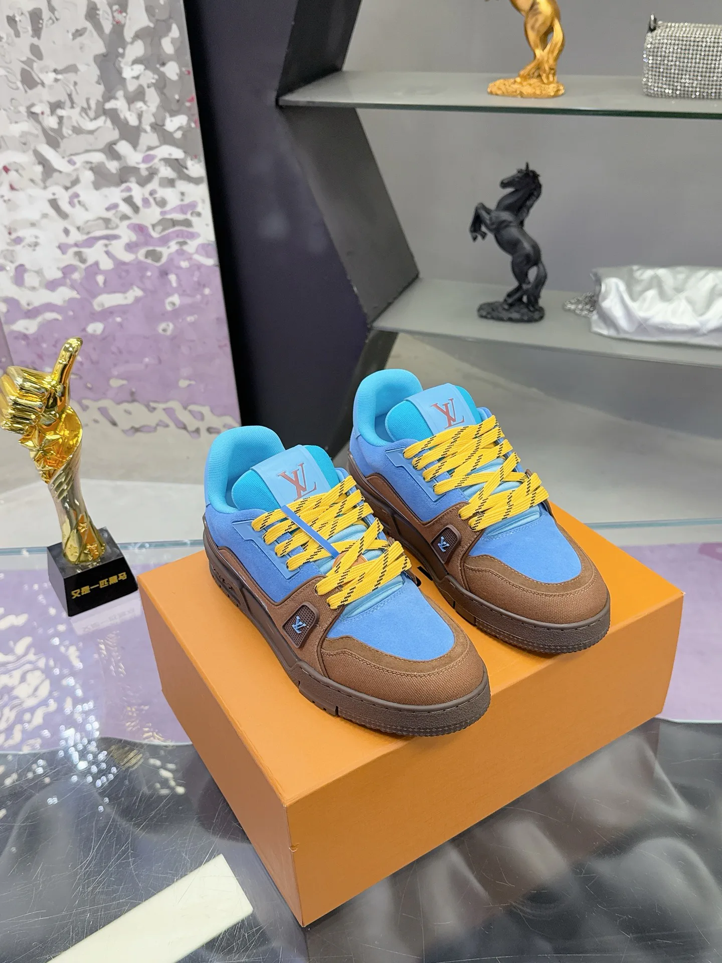 Кроссовки Женские Louis Vuitton 11674107