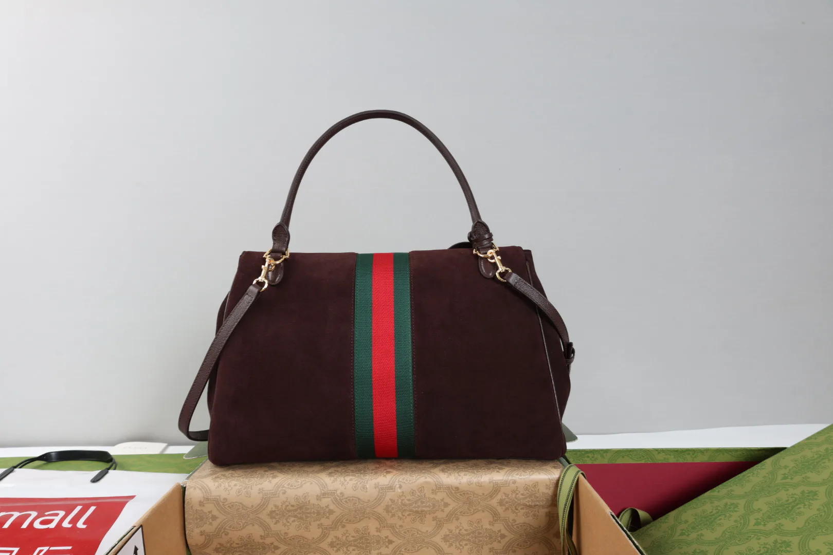 Классические Сумки Женские Gucci 18250560