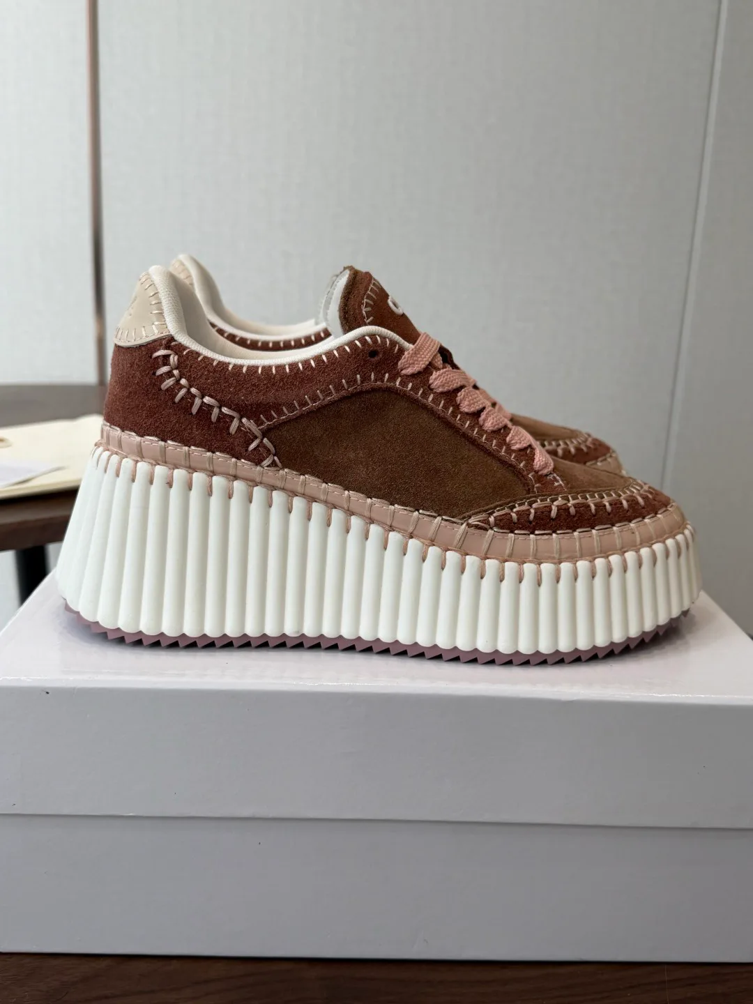 Кроссовки Женские Chloe 19587142