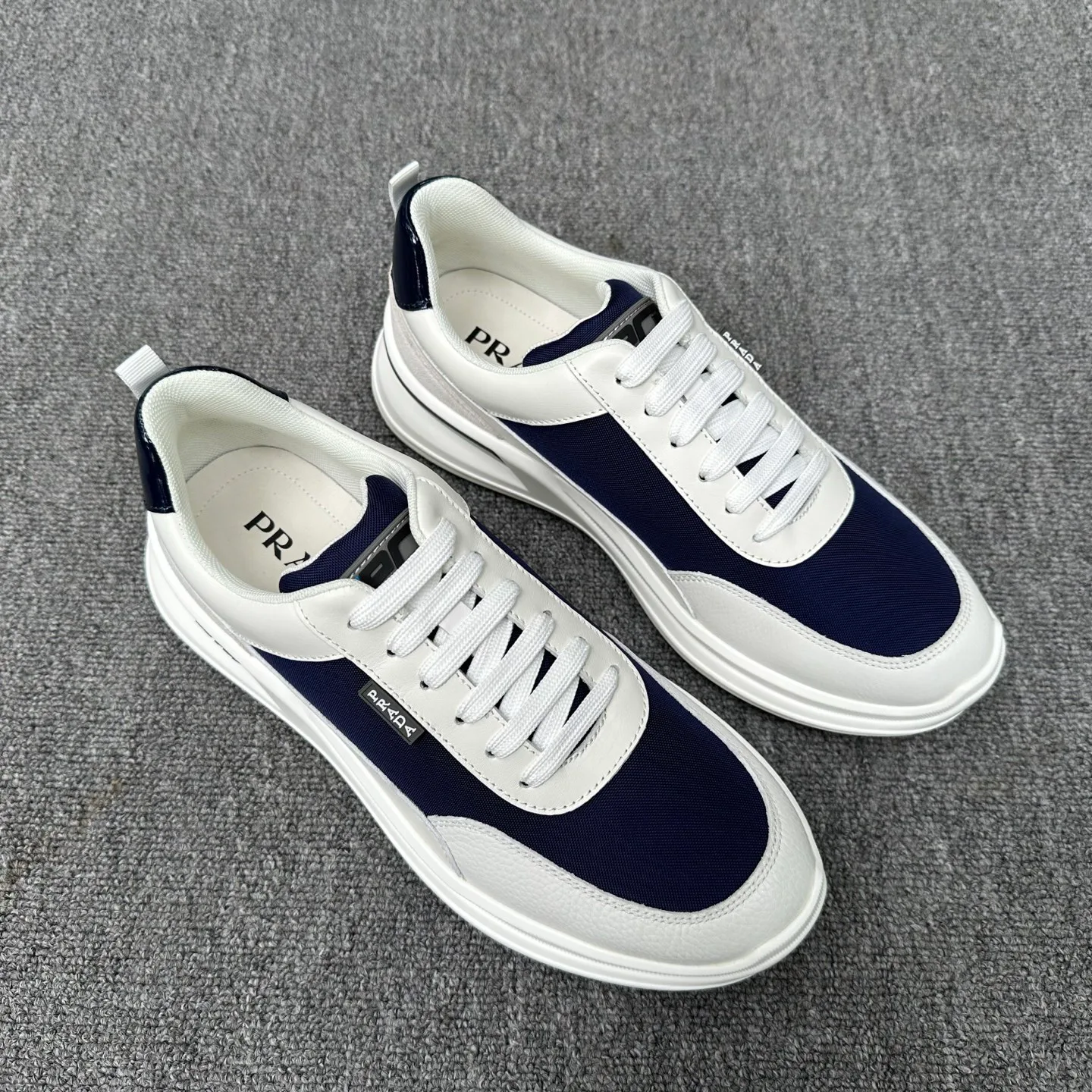 Кроссовки Мужские Prada 18076342