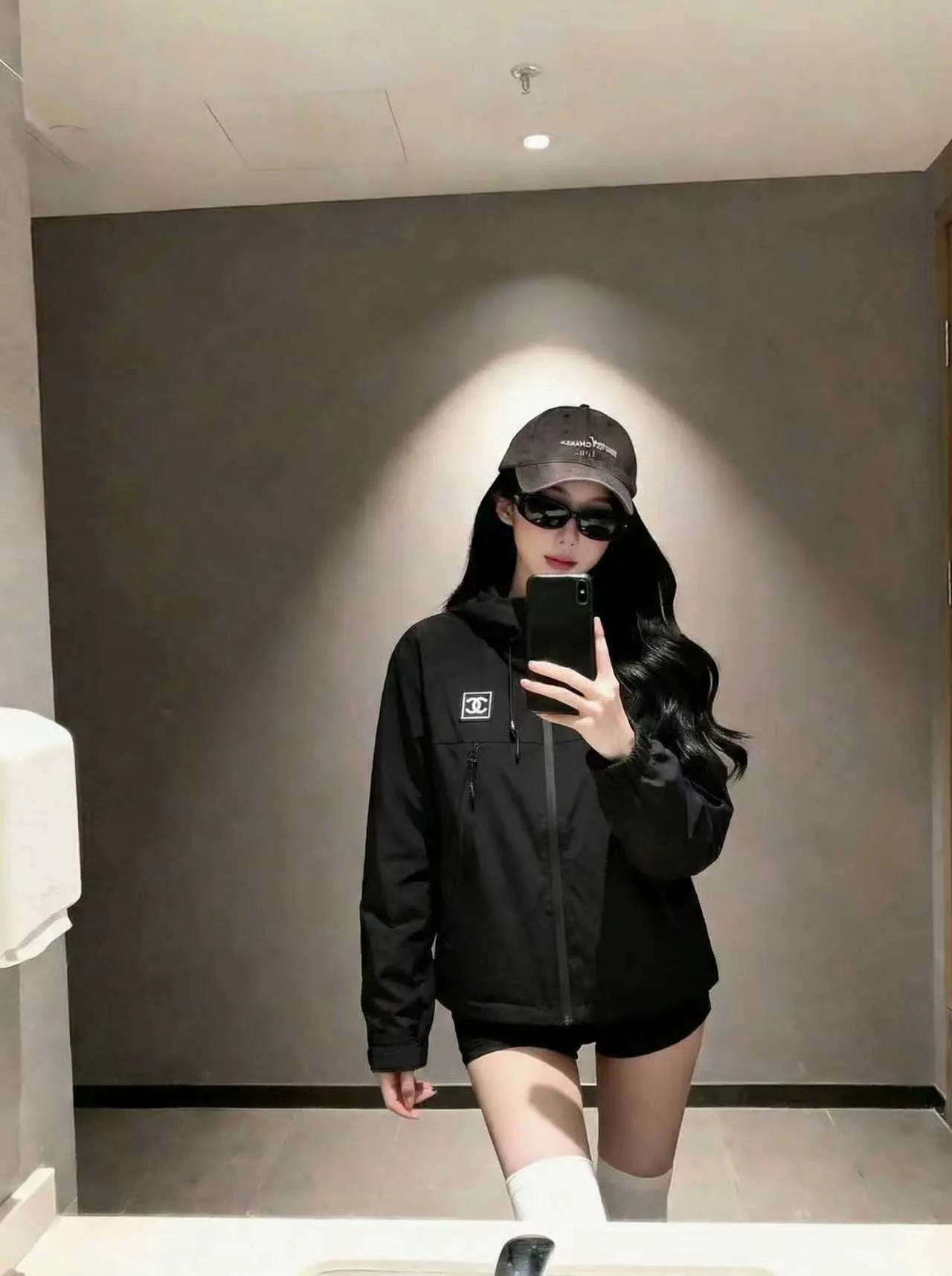 Куртки И Пуховики Женские Chanel 18324991
