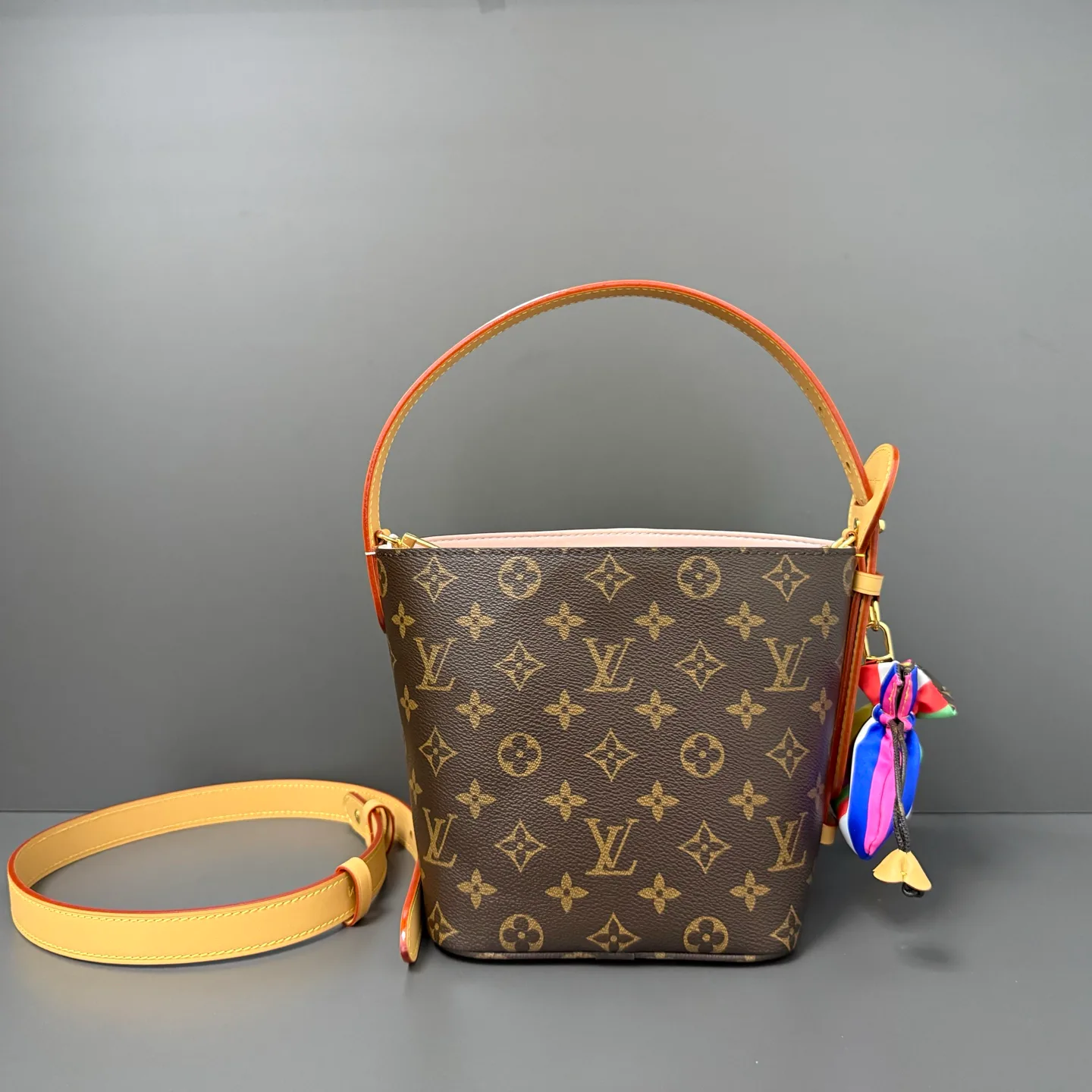 Классические Сумки Женские Louis Vuitton 10895307