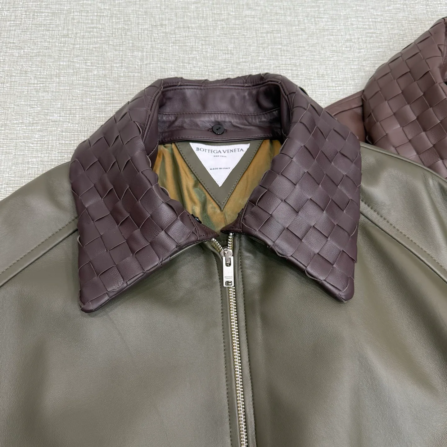 Кожаные Куртки И Дублёнки Женские Bottega Veneta 17408440
