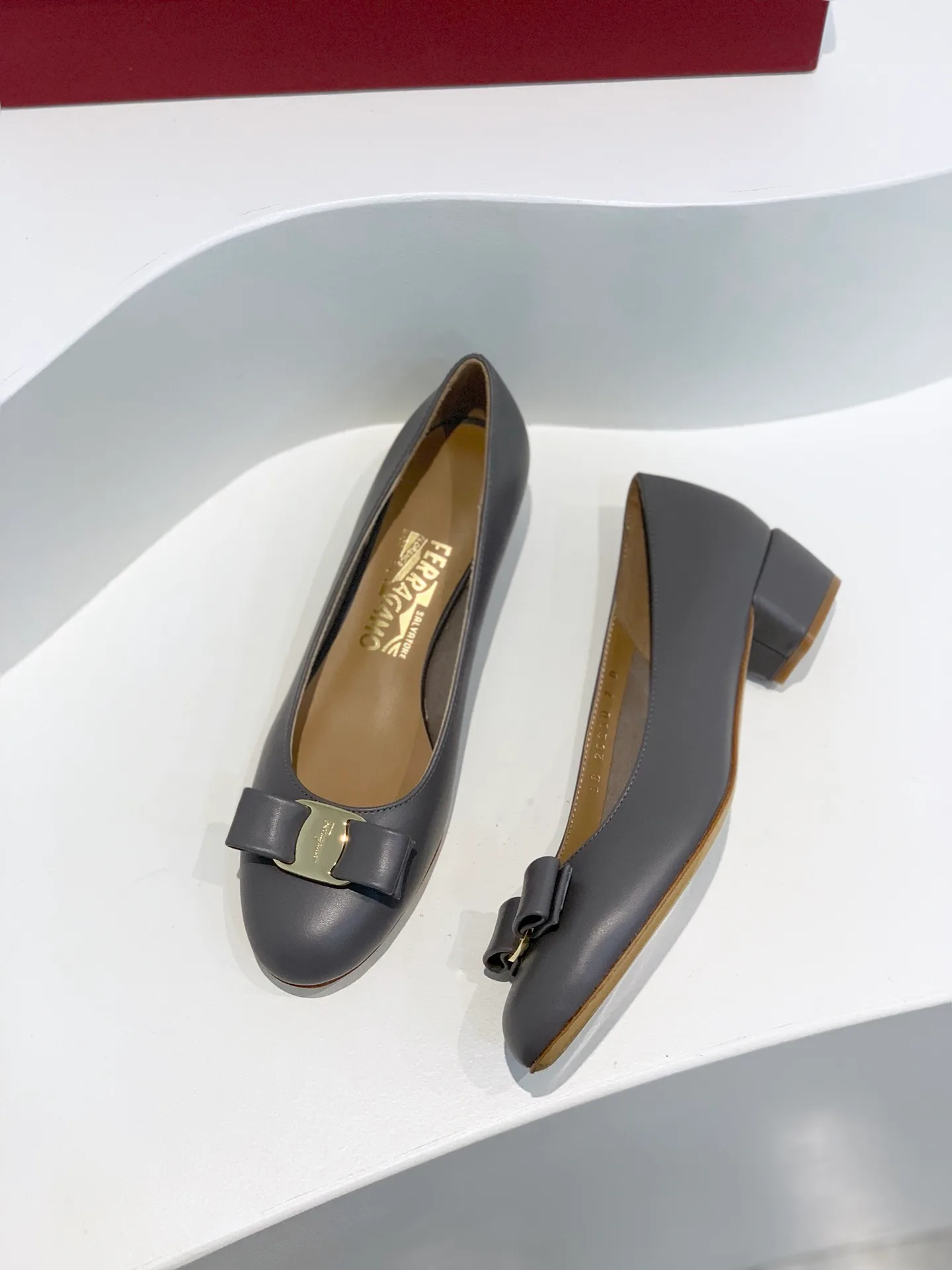 Туфли Женские Salvatore Ferragamo 578157