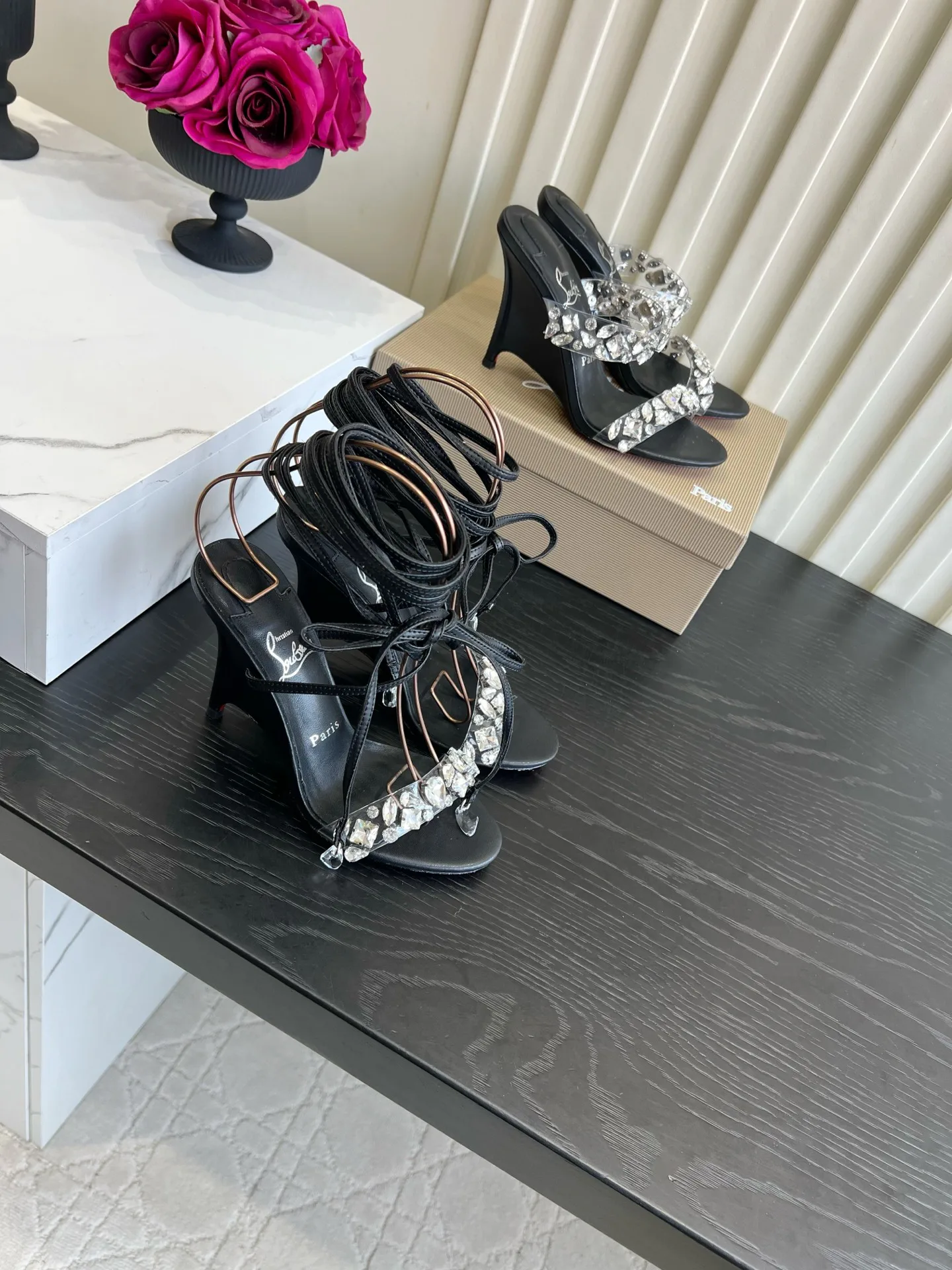 Босоножки Женские Christian Louboutin 18614264