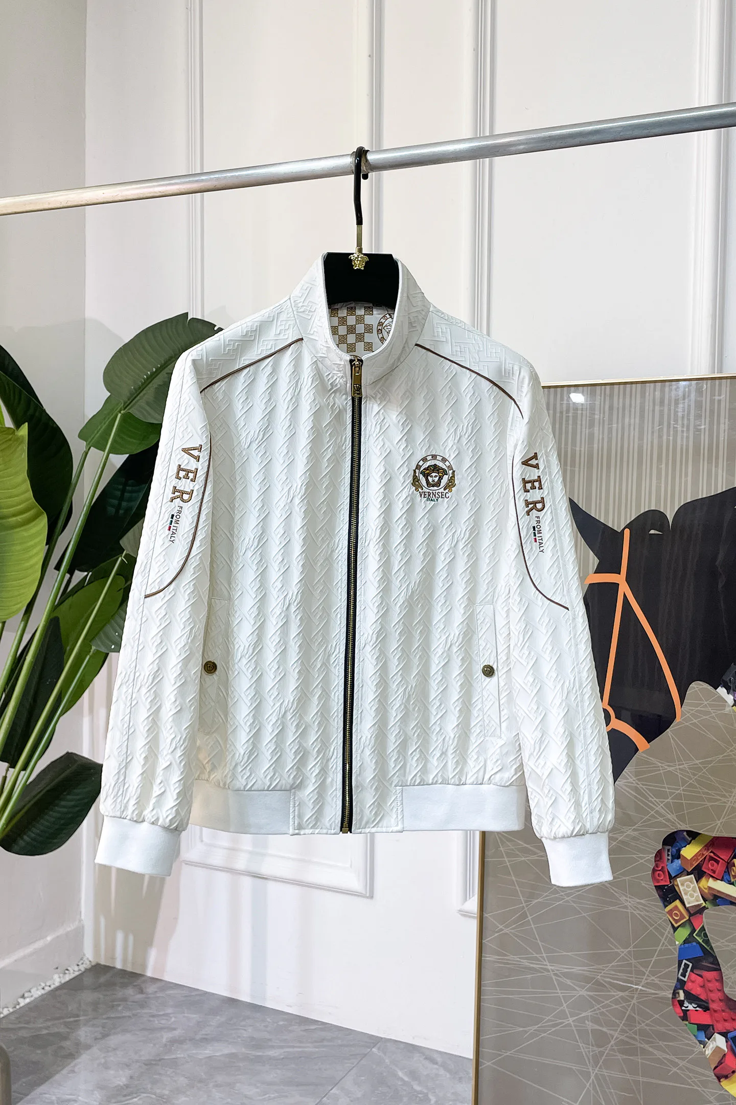Куртки И Пуховики Мужские Versace 17900364