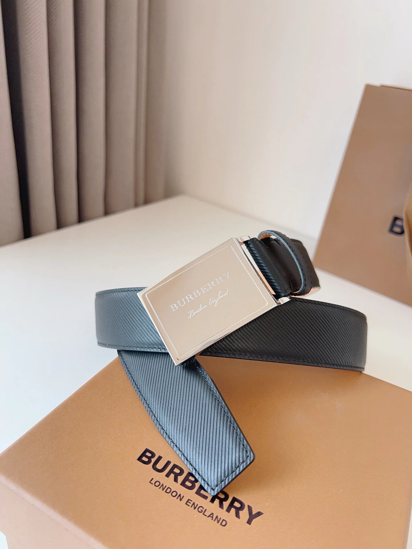 Ремни Burberry 11648715