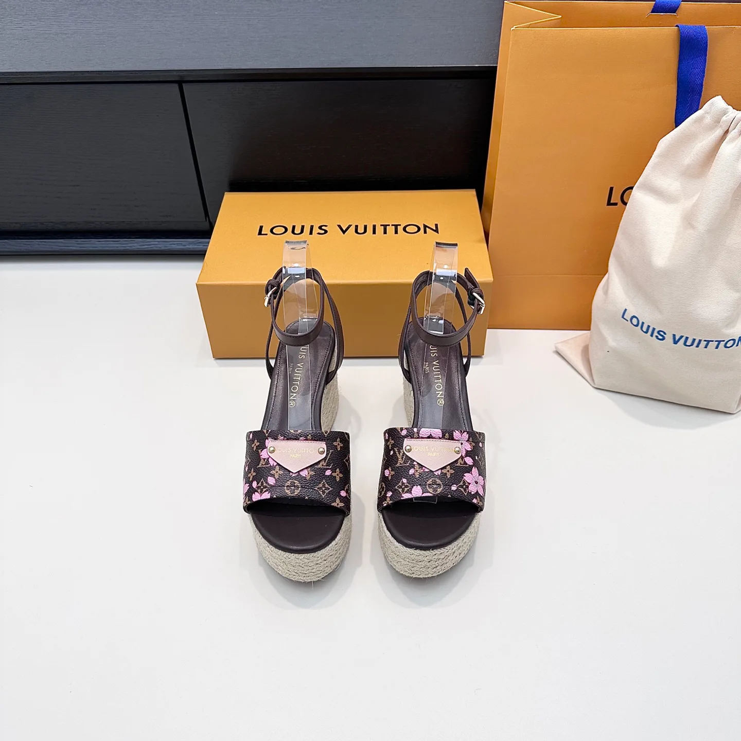 Сандалии Женские Louis Vuitton 11566066