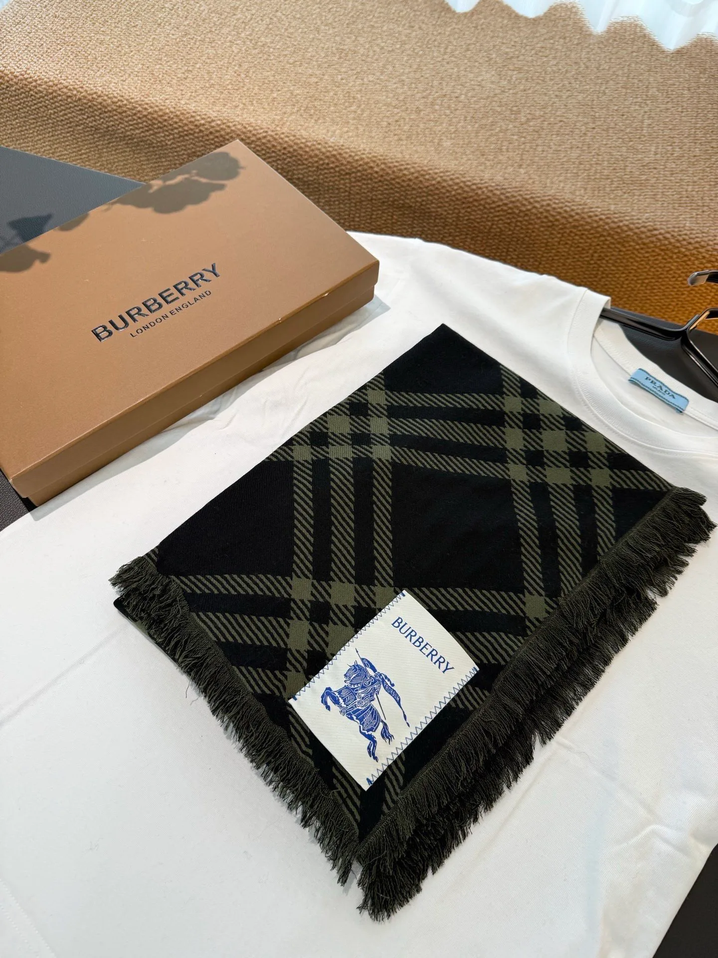 Шарфы Burberry 18627366