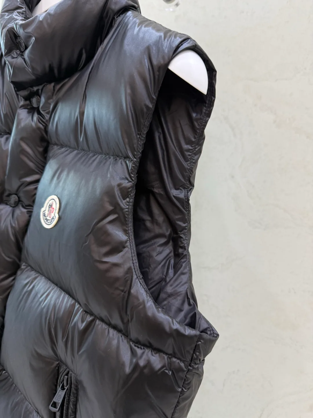 Жилеты Женские Moncler 18052717