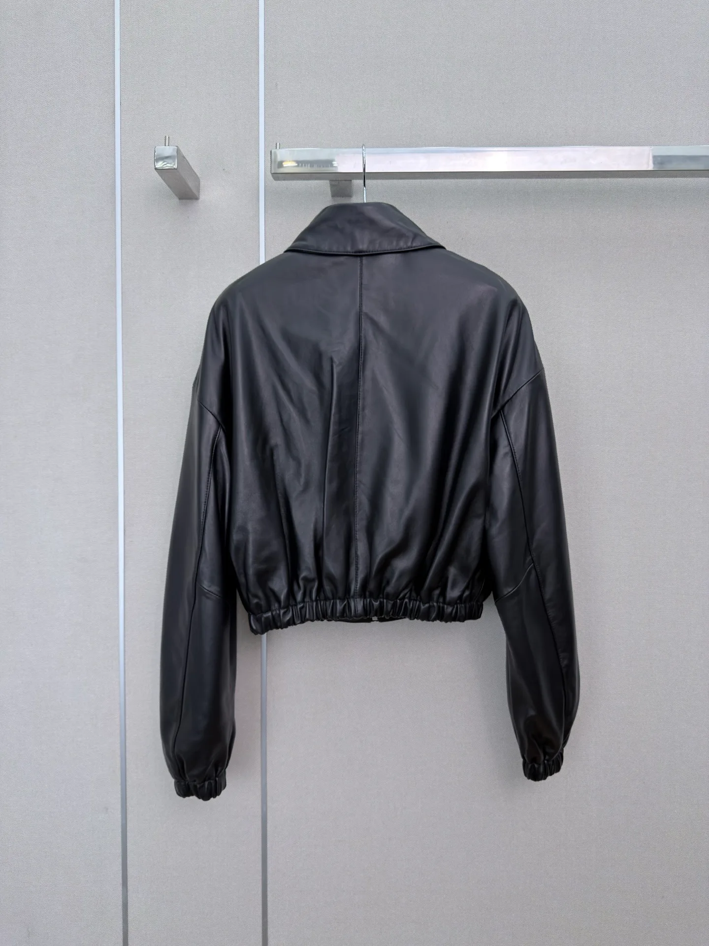 Кожаные Куртки И Дублёнки Женские Prada 18506463