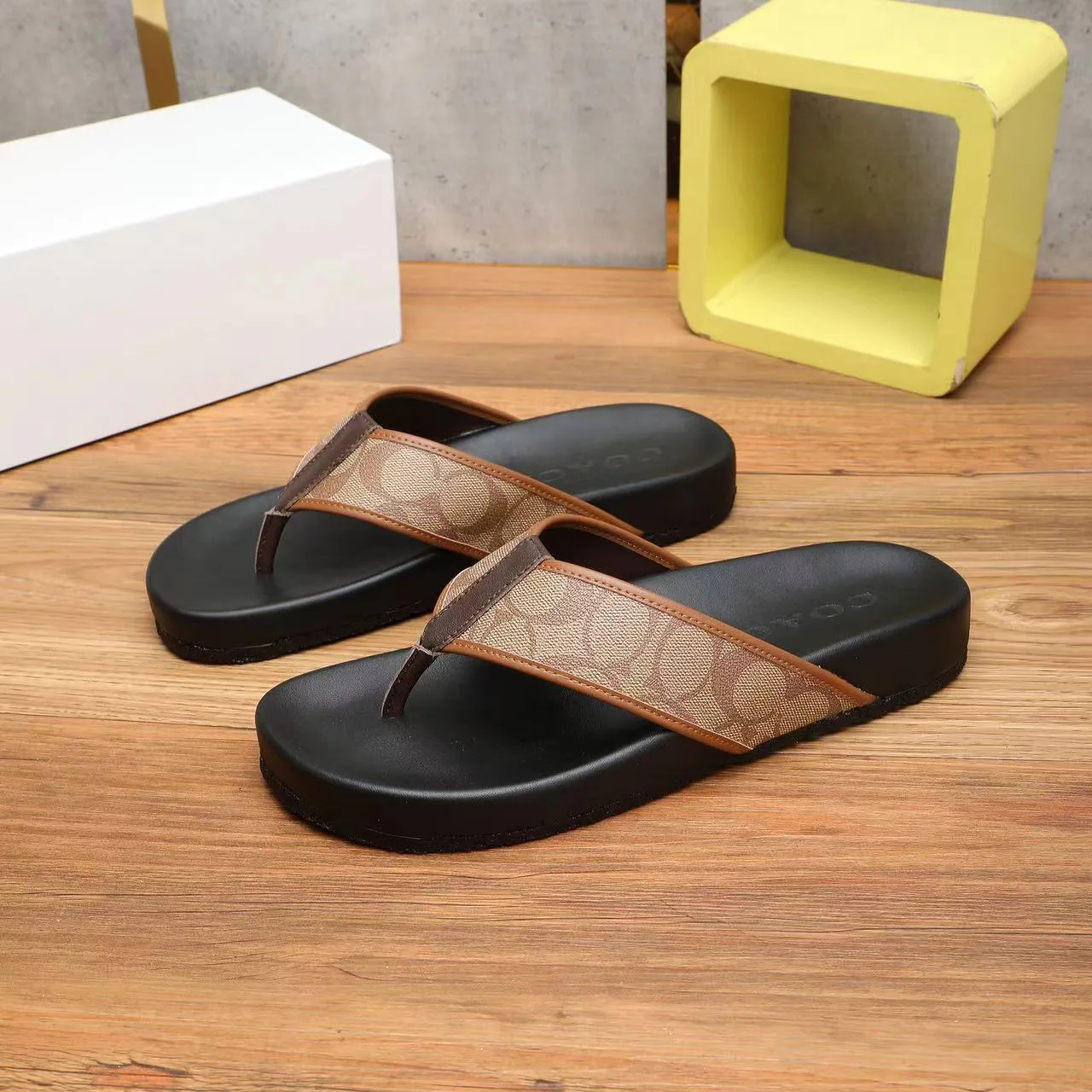 Шлепанцы Женские Coach 72087