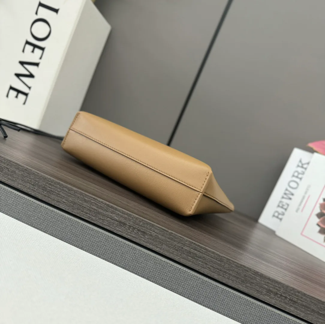 Клатчи Женские Loewe 245252