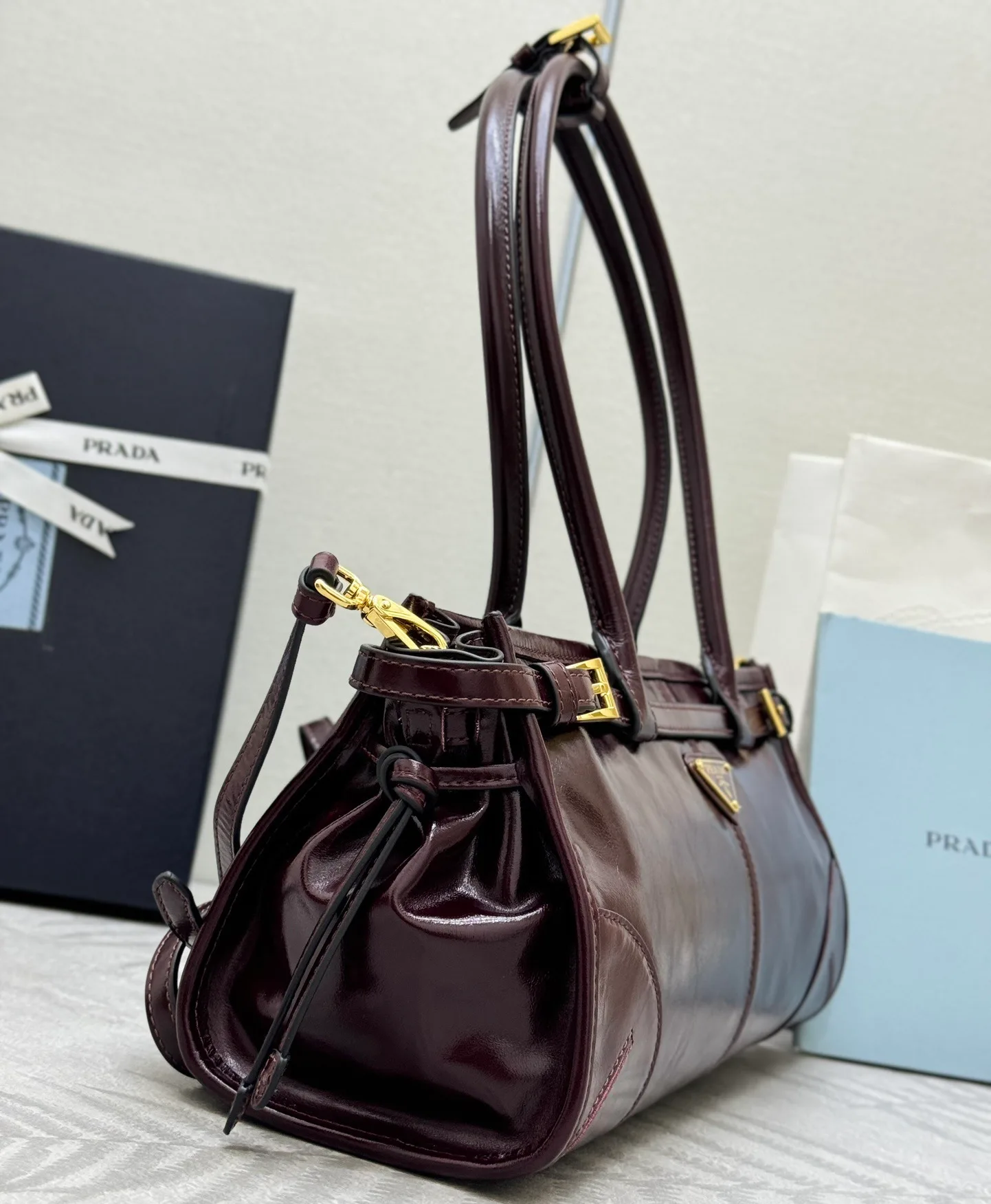 Классические Сумки Женские Prada 11462503